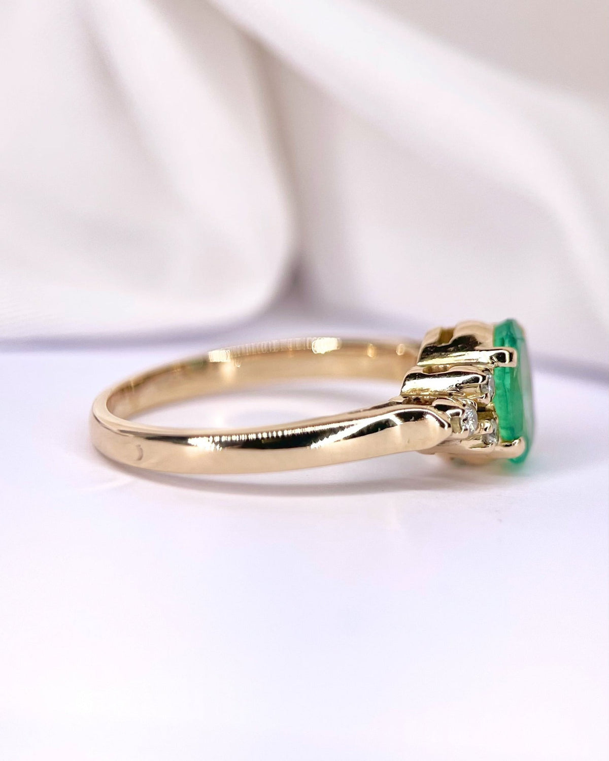 Bague Trilogie Émeraude 1.09 carat & Diamants "Edwige" - Elliade Paris