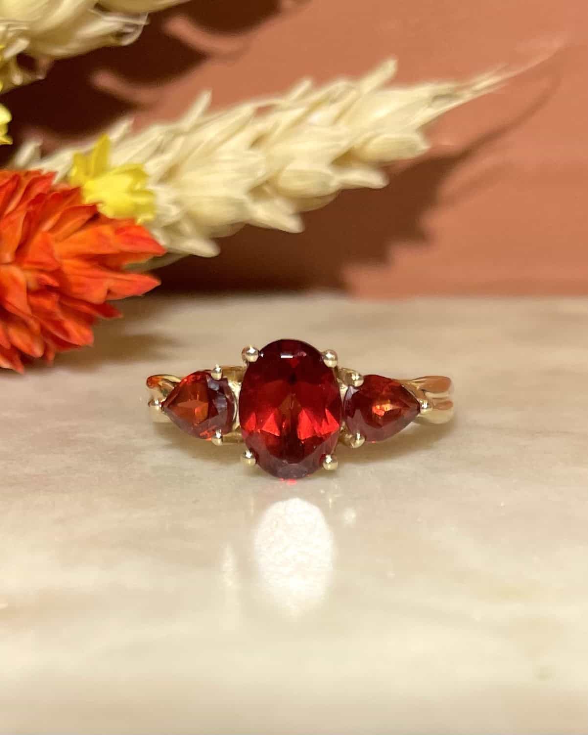 Bague Trilogie Grenats 2.20 carats "Noha" - Elliade Paris