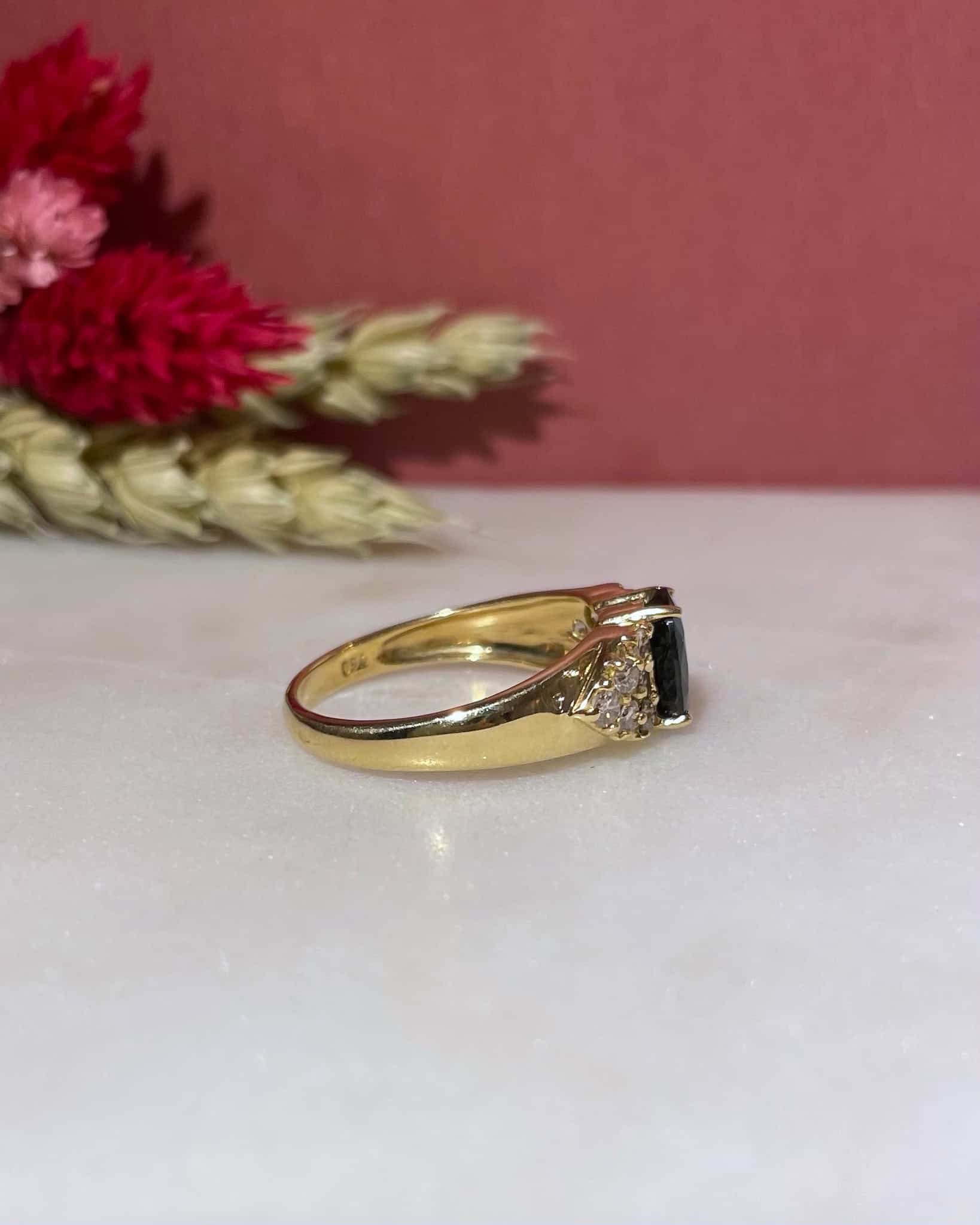 Bague Trilogie Jonc Saphir 1.40 carat & Diamants "Kristina" - Elliade Paris