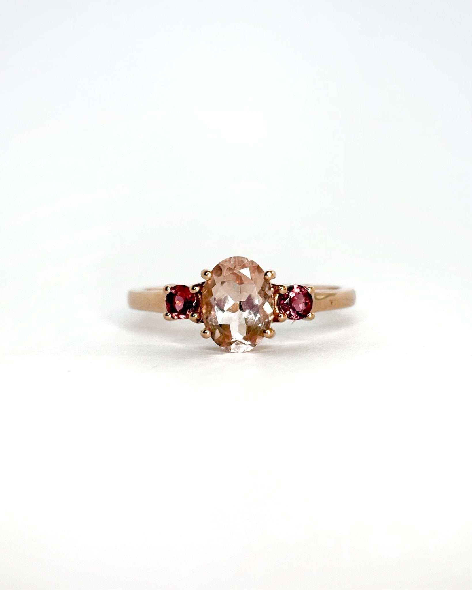 Bague Trilogie Morganite 1.45 ct & 2 Tourmalines Roses "Maïa" - Elliade Paris