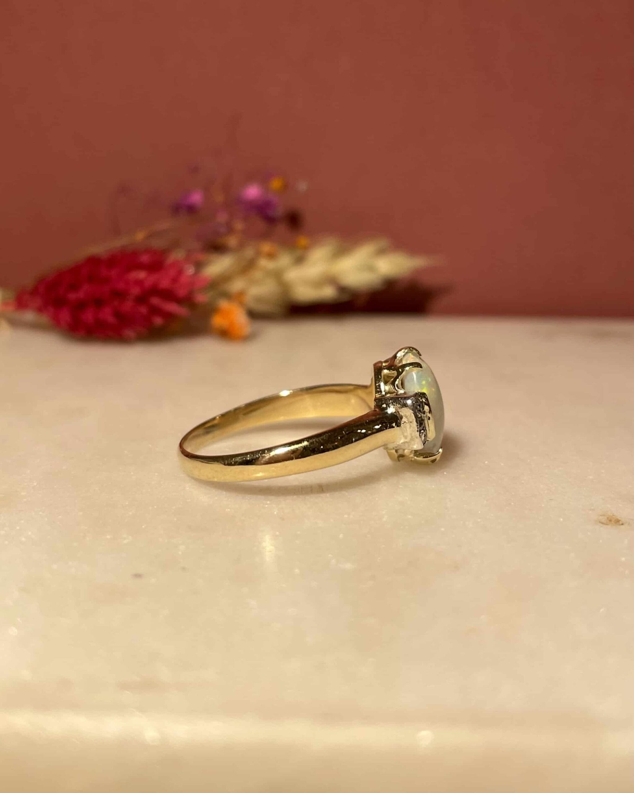 Anillo trilogía de ópalo y diamantes de 1,15 quilates "Margerie"