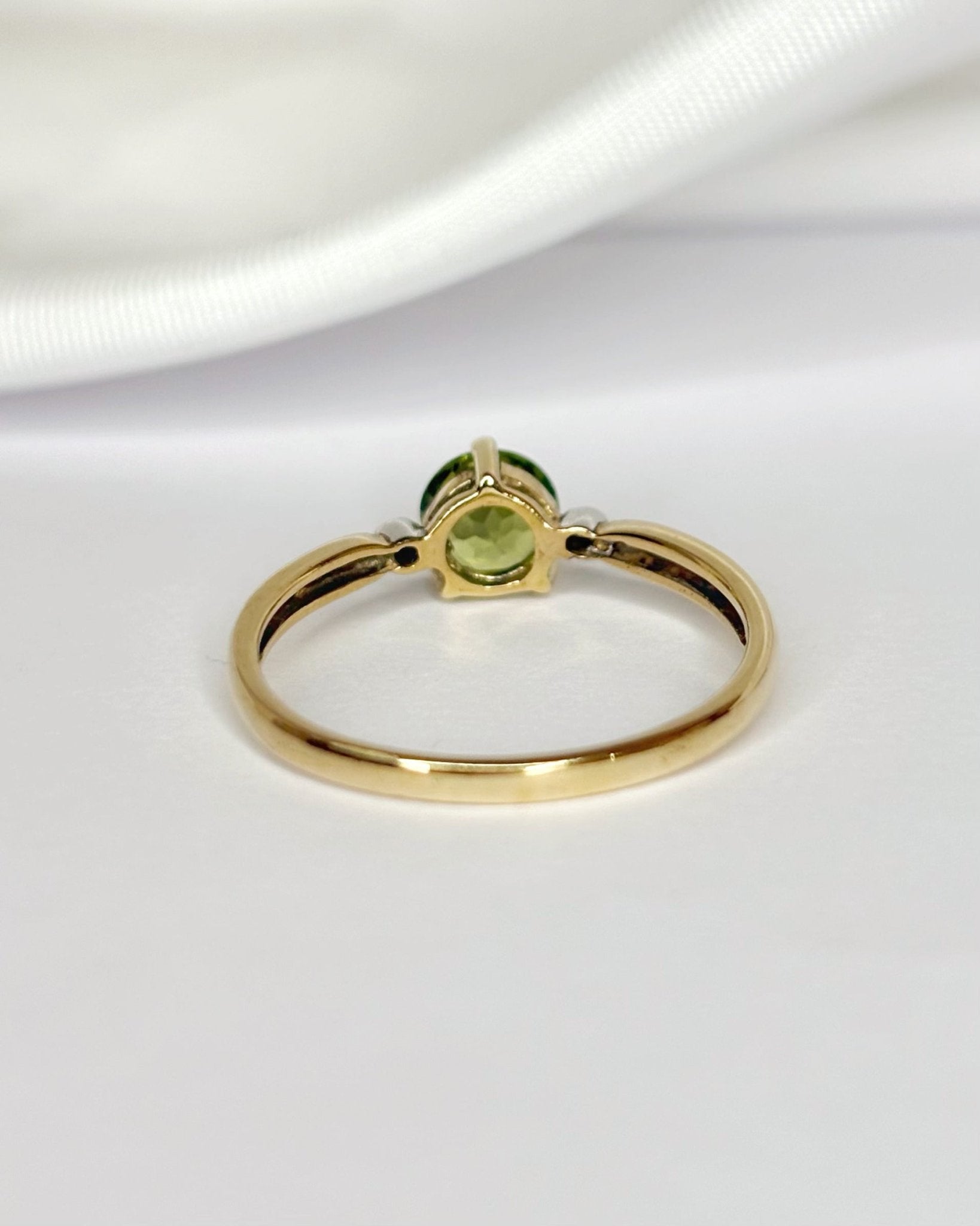 Bague Trilogie Péridot 0.80 carat & Diamants "Romane" - Elliade Paris