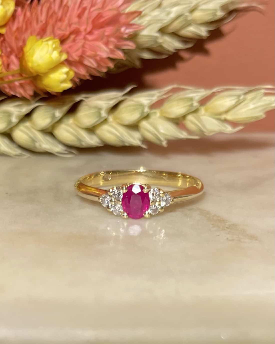 Bague Trilogie Rubis 0.35 Carat & Diamants "Inessa" - Elliade Paris