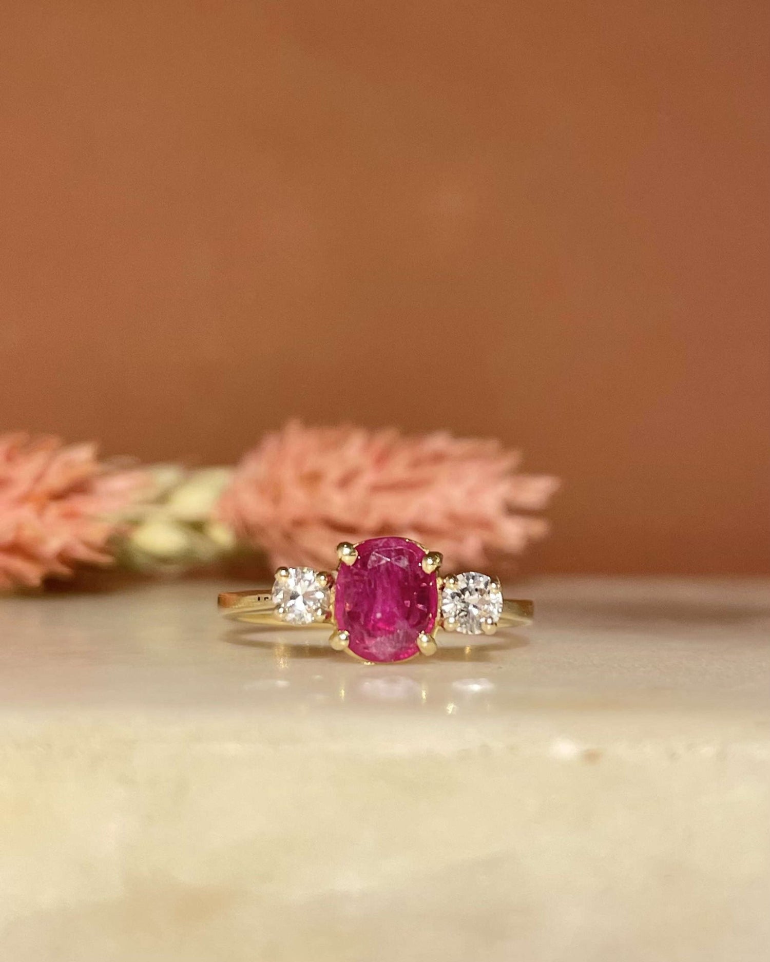 Bague Trilogie Rubis 0.55 Carat & Diamants "Alana" - Elliade Paris