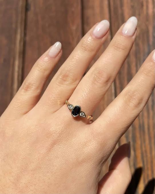 Bague Trilogie Saphir 0.55 carat & Diamants "Rylee" - Elliade Paris