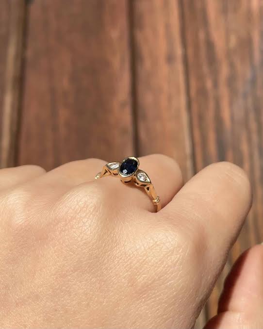 Bague Trilogie Saphir 0.55 carat & Diamants "Rylee" - Elliade Paris
