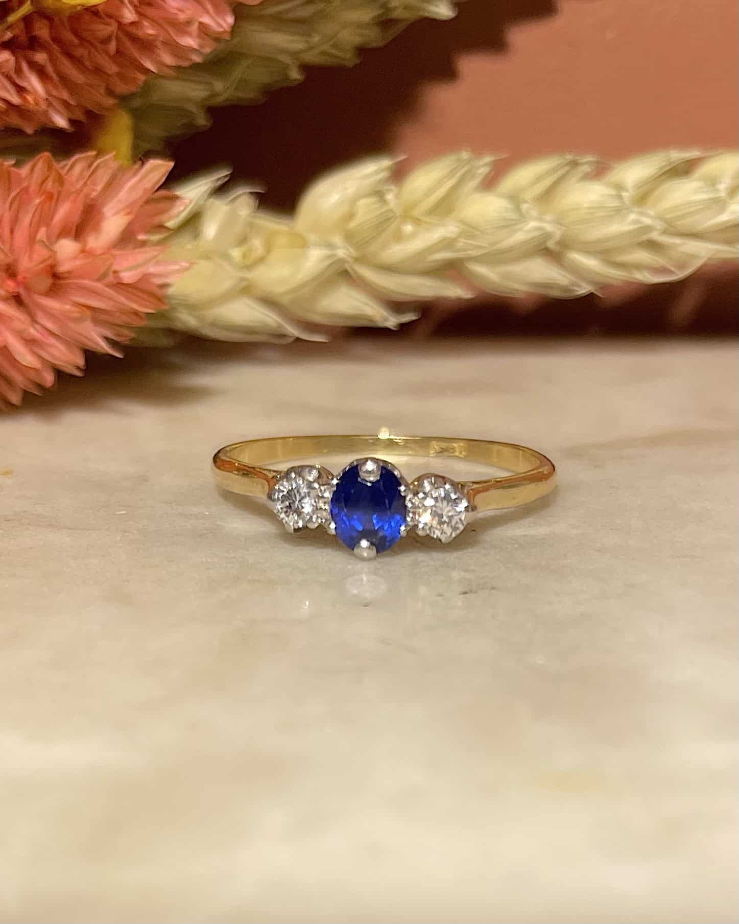Bague Trilogie Saphir 0.55 carat & Diamants "Viviane" - Elliade Paris