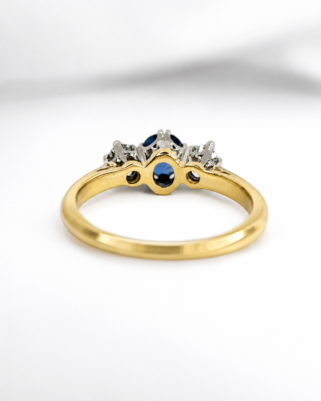 Bague Trilogie Saphir 0.61 carat & Diamants "Lydia" - Elliade Paris