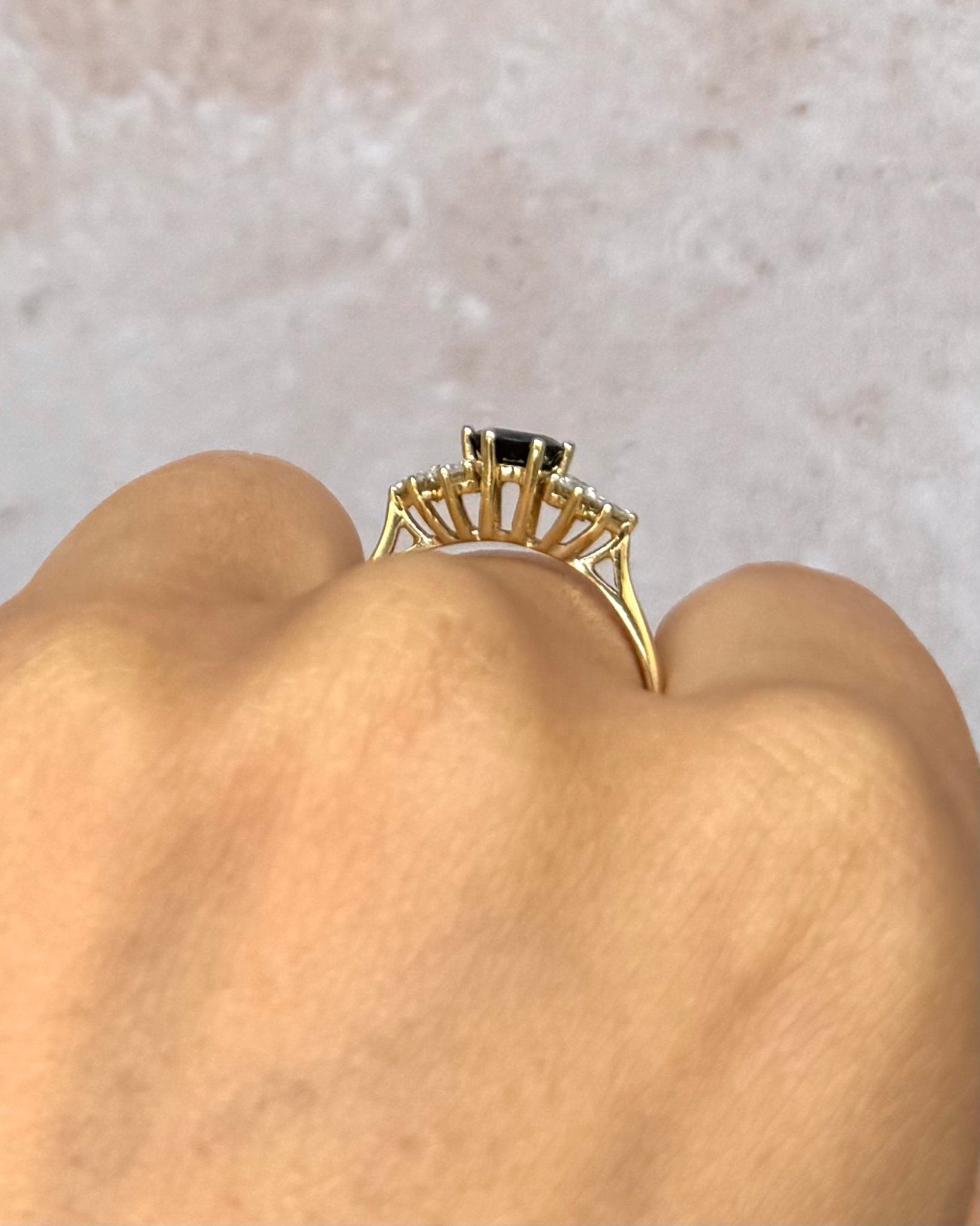 Bague Trilogie saphir 0.80 carat & Diamant 0.42 carat "Lola" - Elliade Paris