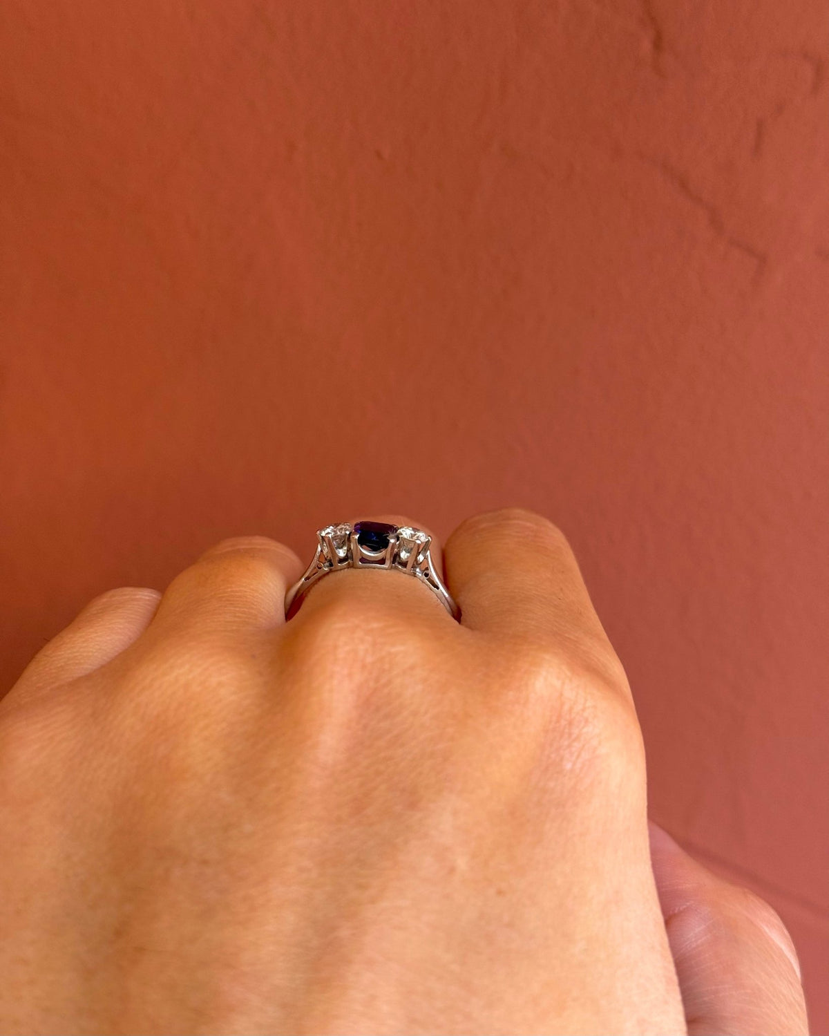 Bague Trilogie Saphir 0.85 carat & Diamants 0.40 carat "Isabella" - Elliade Paris