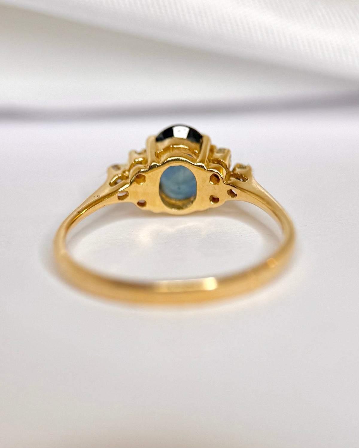 Bague Trilogie Saphir 0.85 carat & Diamants "Mystie" - Elliade Paris