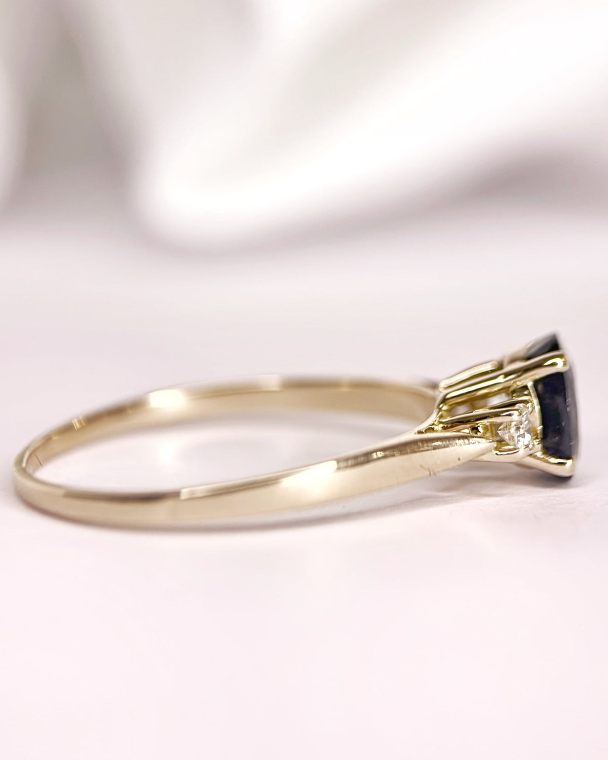 Bague Trilogie Saphir 1.06 carat & Diamants "Alice" - Elliade Paris