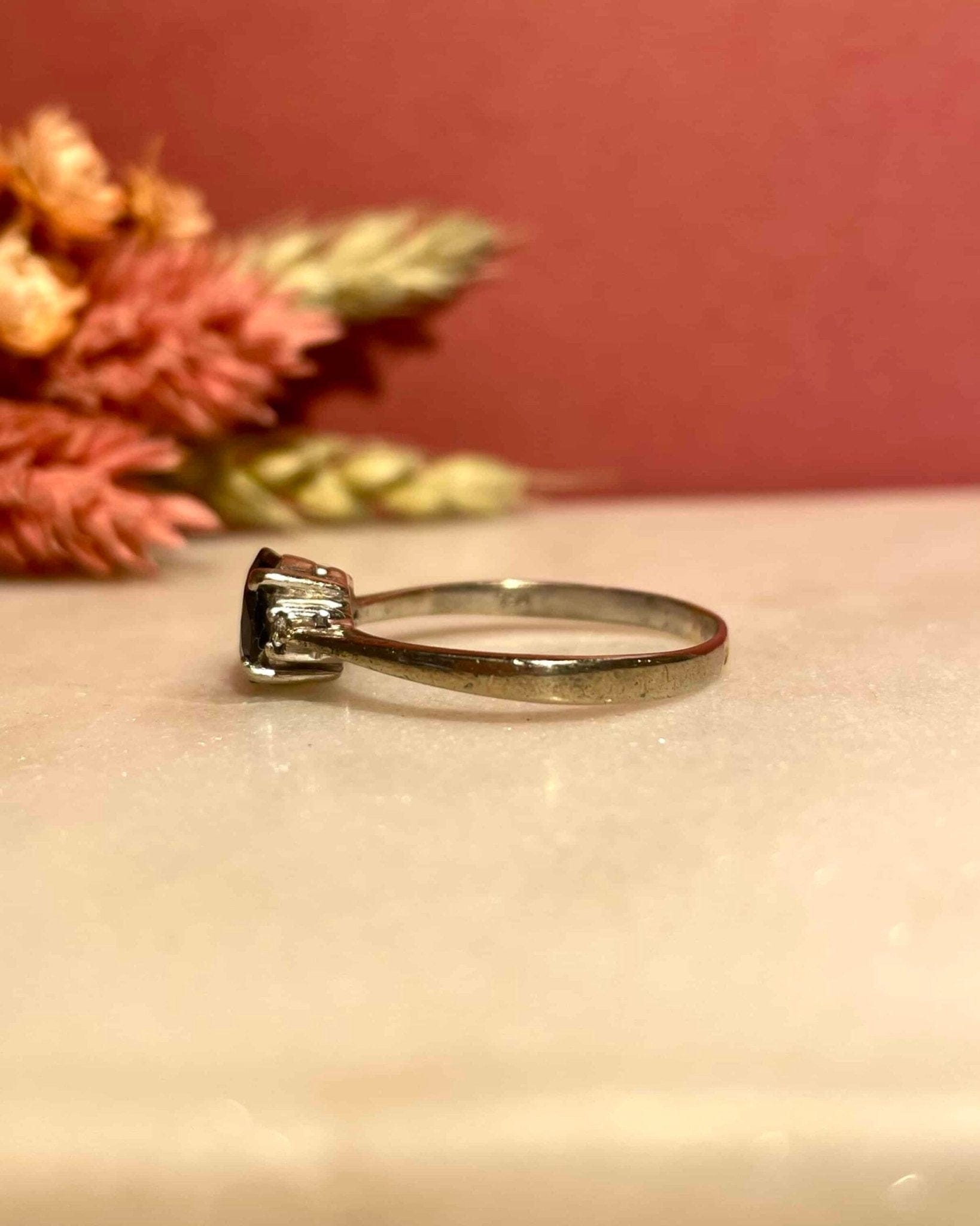 Bague Trilogie Saphir 1.10 carat & Diamants "Loralie" - Elliade Paris