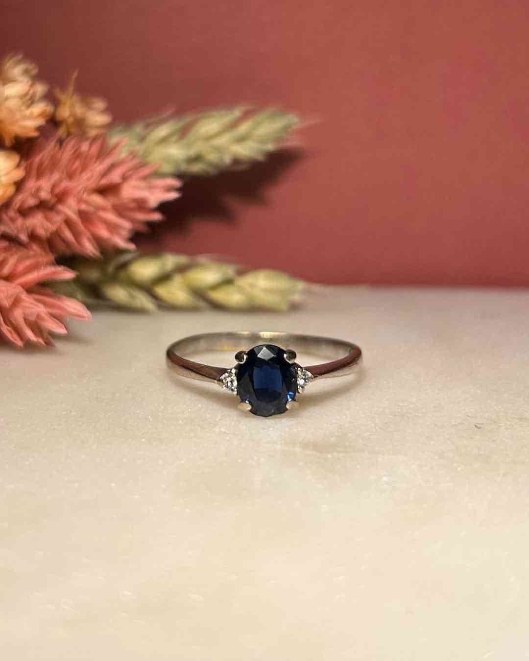 Bague Trilogie Saphir 1.10 carat & Diamants "Loralie" - Elliade Paris