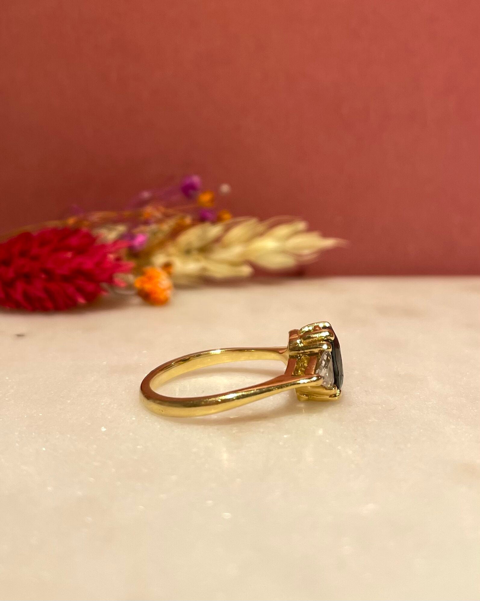 Bague Trilogie Saphir 1.15 Carat & Diamants "Navie" - Elliade Paris