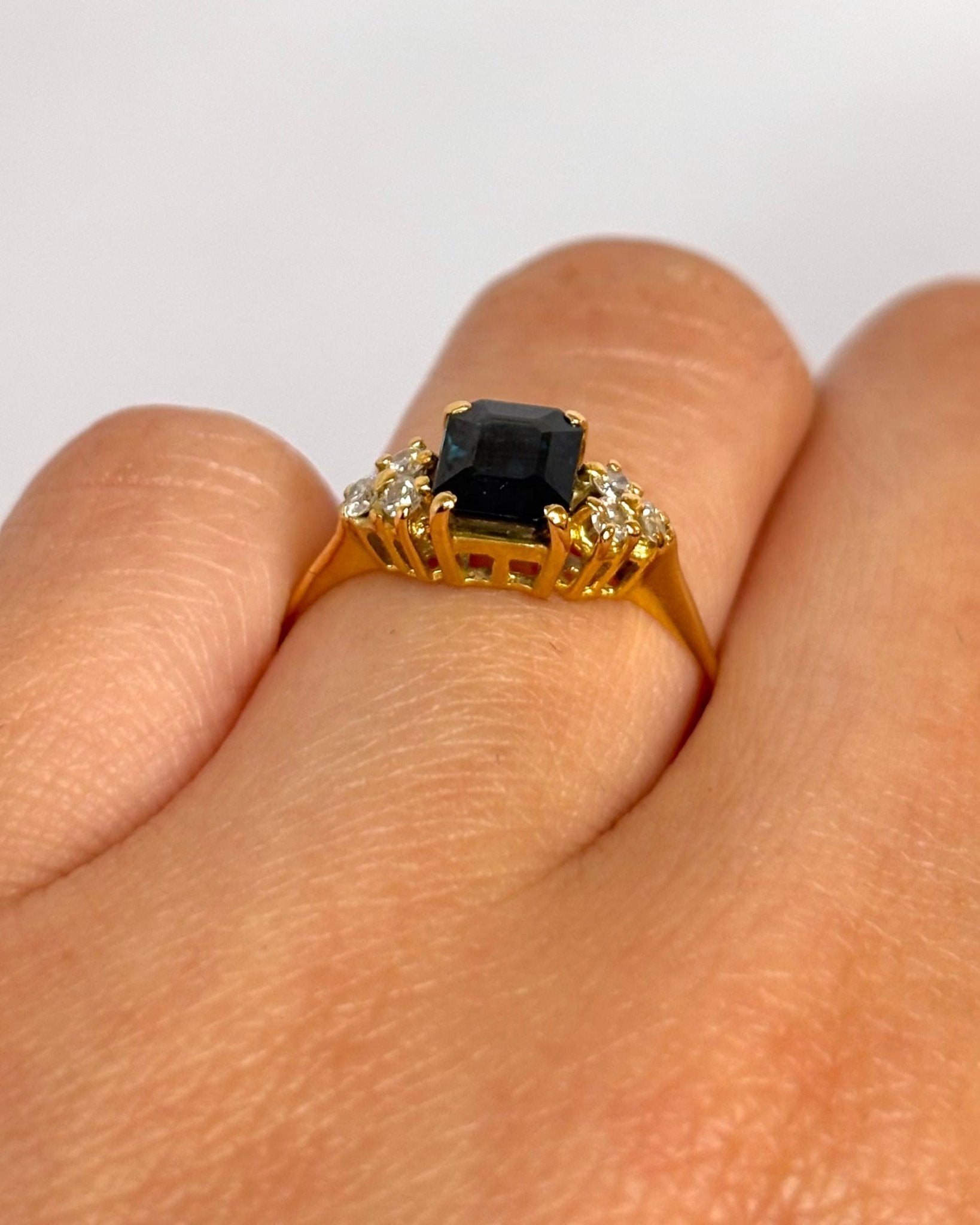 Bague Trilogie Saphir 1.20 carat & Diamants "Carmen" - Elliade Paris
