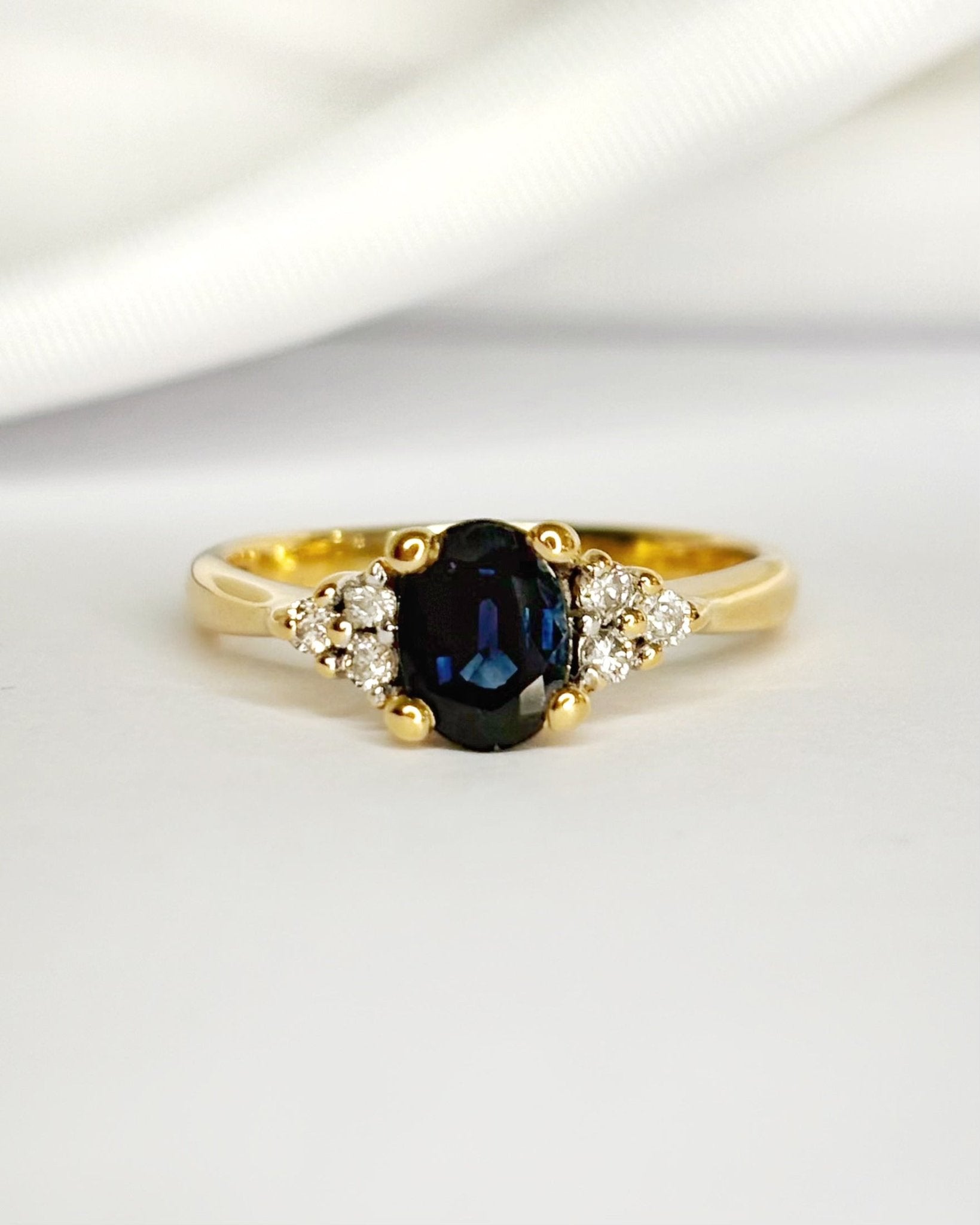 Bague Trilogie Saphir 1.20 carat & Diamants "Laurette" - Elliade Paris