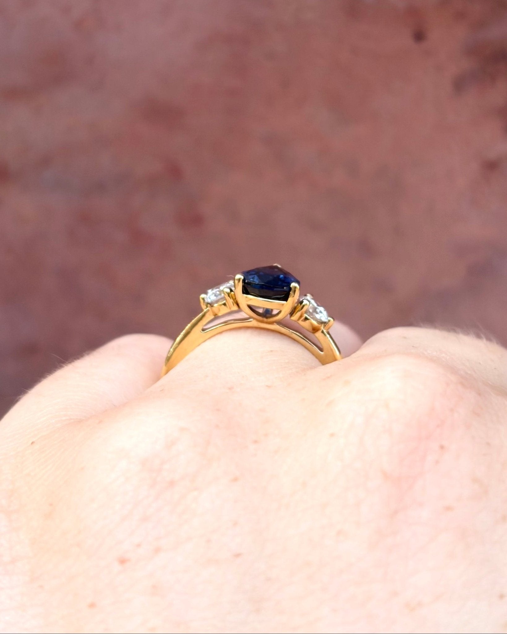 Bague Trilogie Saphir 1.40 carat & Diamants 0.30 carat "Lou" - Elliade Paris