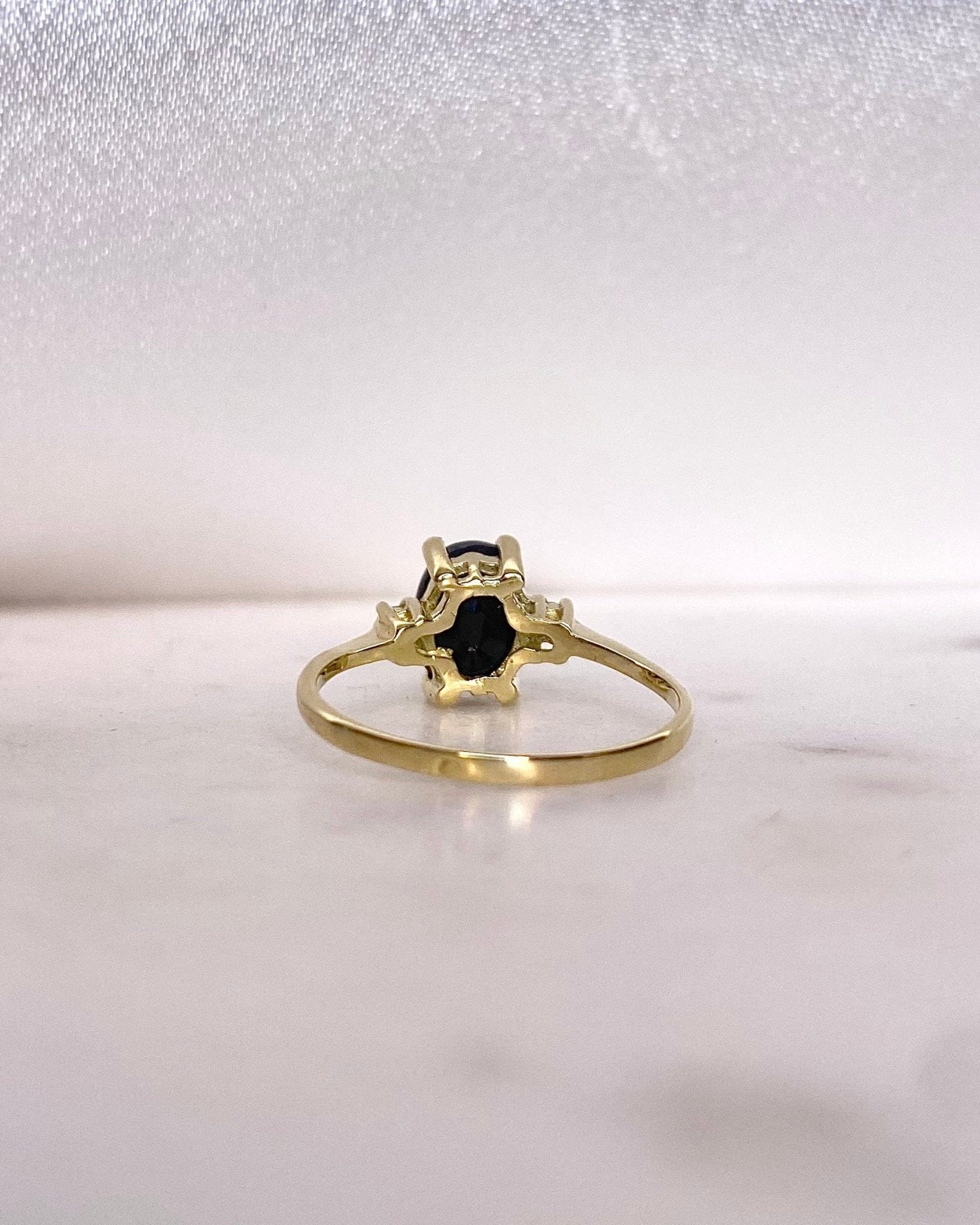 Bague Trilogie Saphir 1.50 carat & Diamants “Calypso” - Elliade Paris