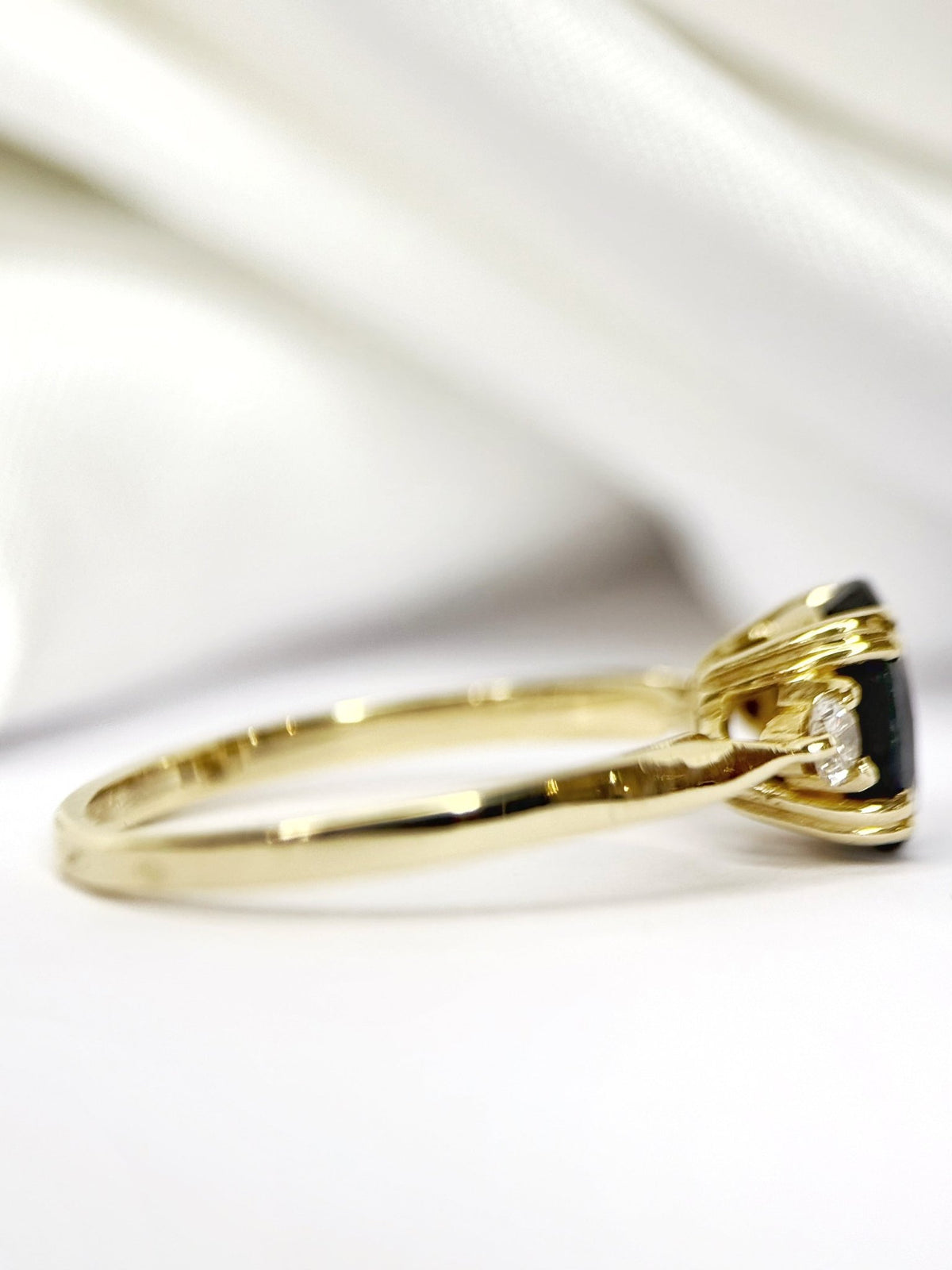 Bague Trilogie Saphir 1.63 carat & Diamants "Mireille" - Elliade Paris