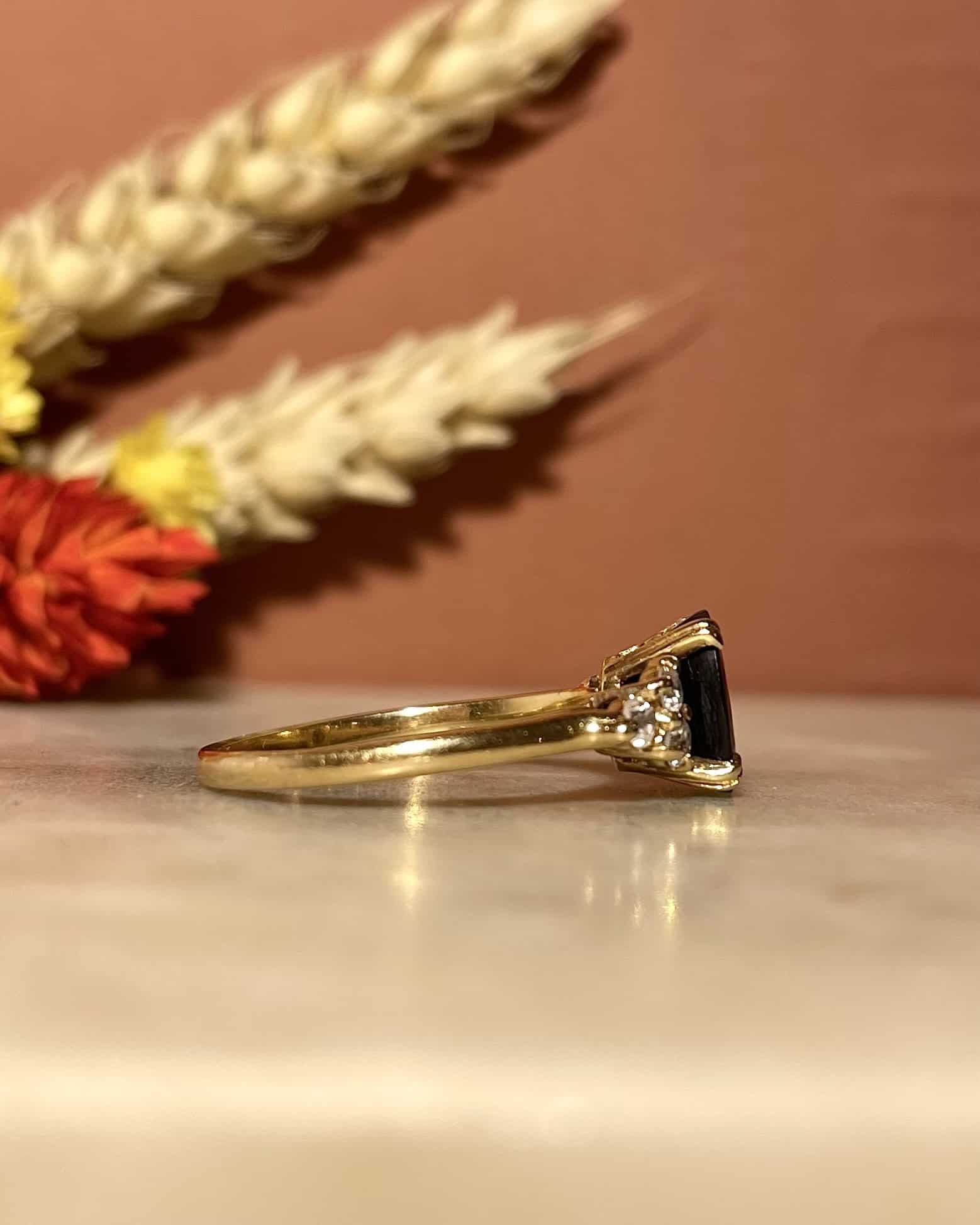 Bague Trilogie Saphir 1.65 carat & Diamants "Halana" - Elliade Paris