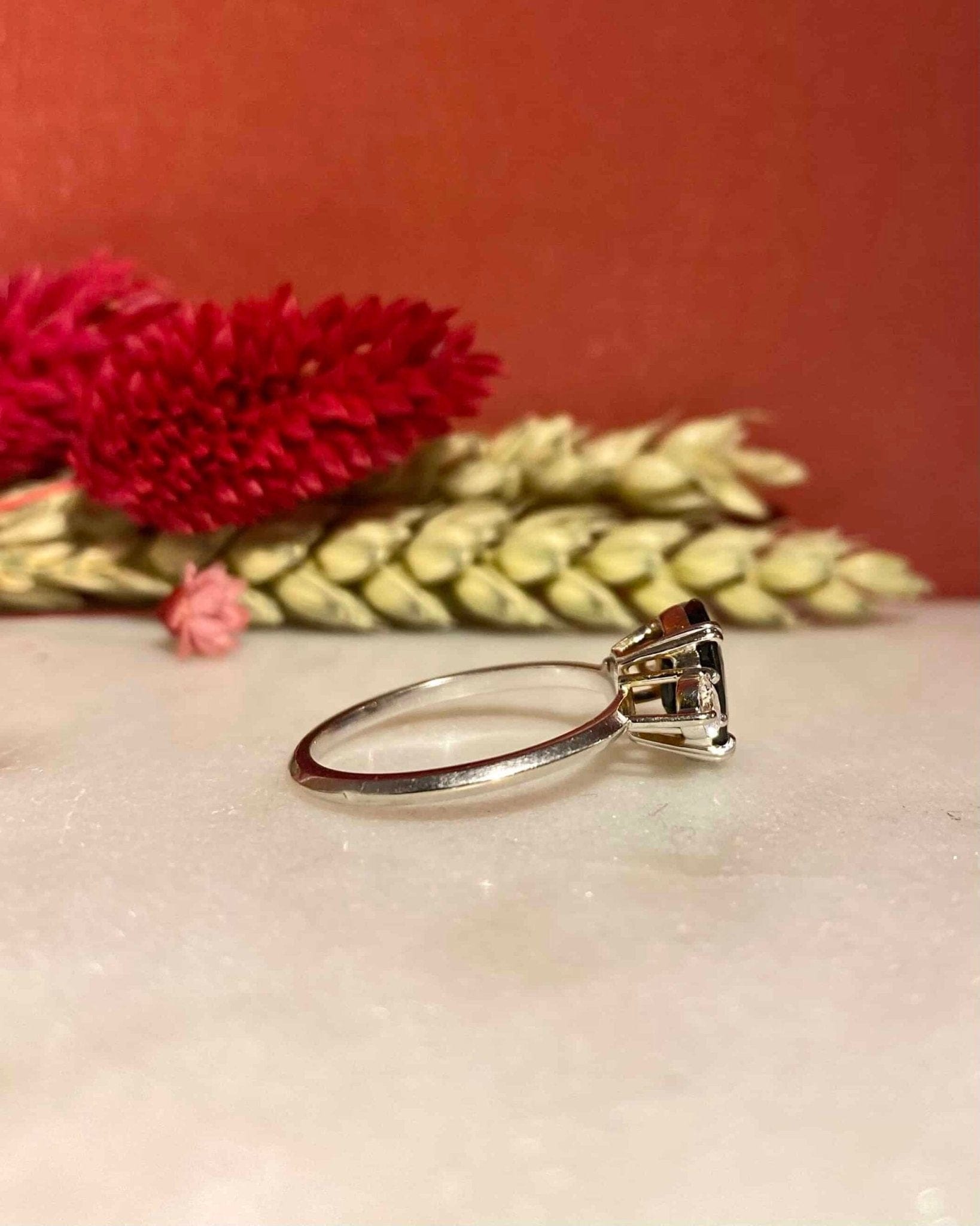 Bague Trilogie Saphir 2.35 carats & Diamants "Auriane" - Elliade Paris