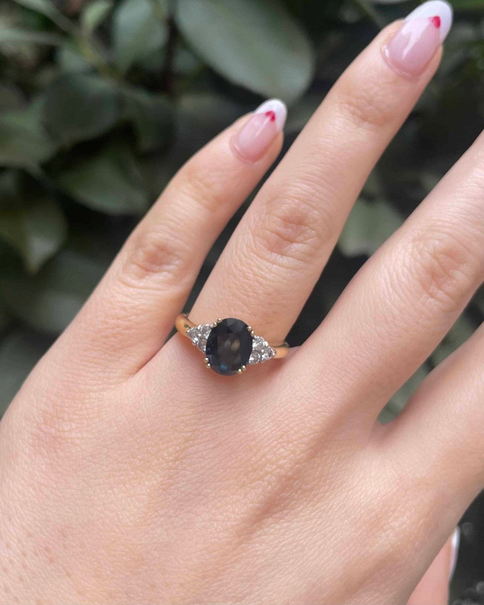 Bague Trilogie Saphir 2.40 carats & 6 Diamants "Margaret" - Elliade Paris