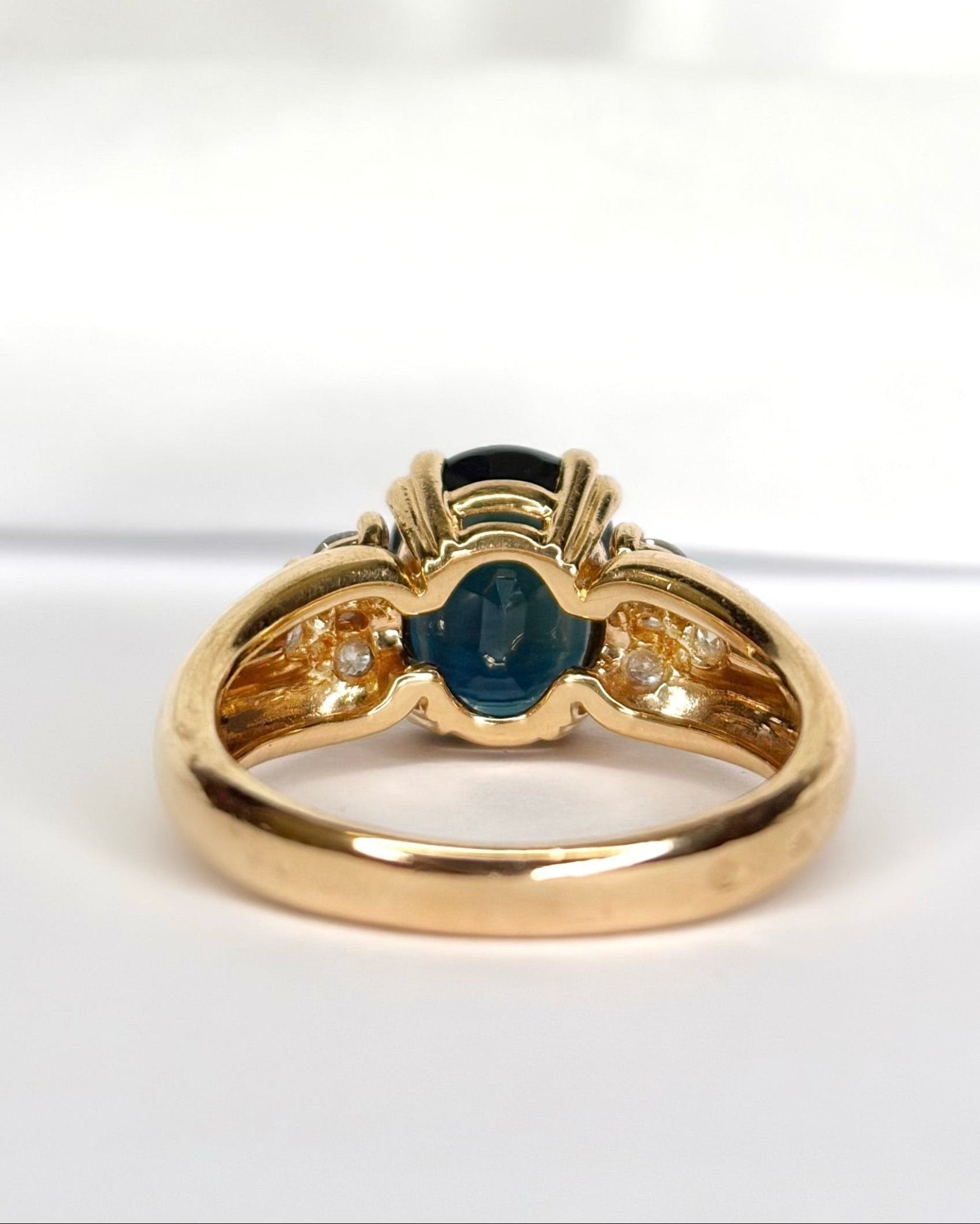 Bague Trilogie Saphir 3.50 carats & Diamants 0.42 carat "Cécilia" - Elliade Paris