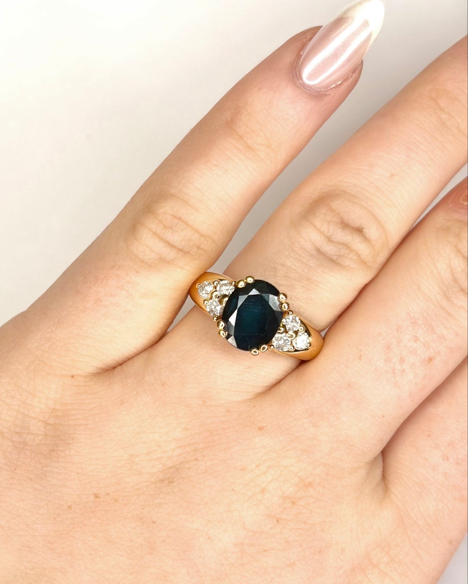 Bague Trilogie Saphir 3.50 carats & Diamants 0.42 carat "Cécilia" - Elliade Paris