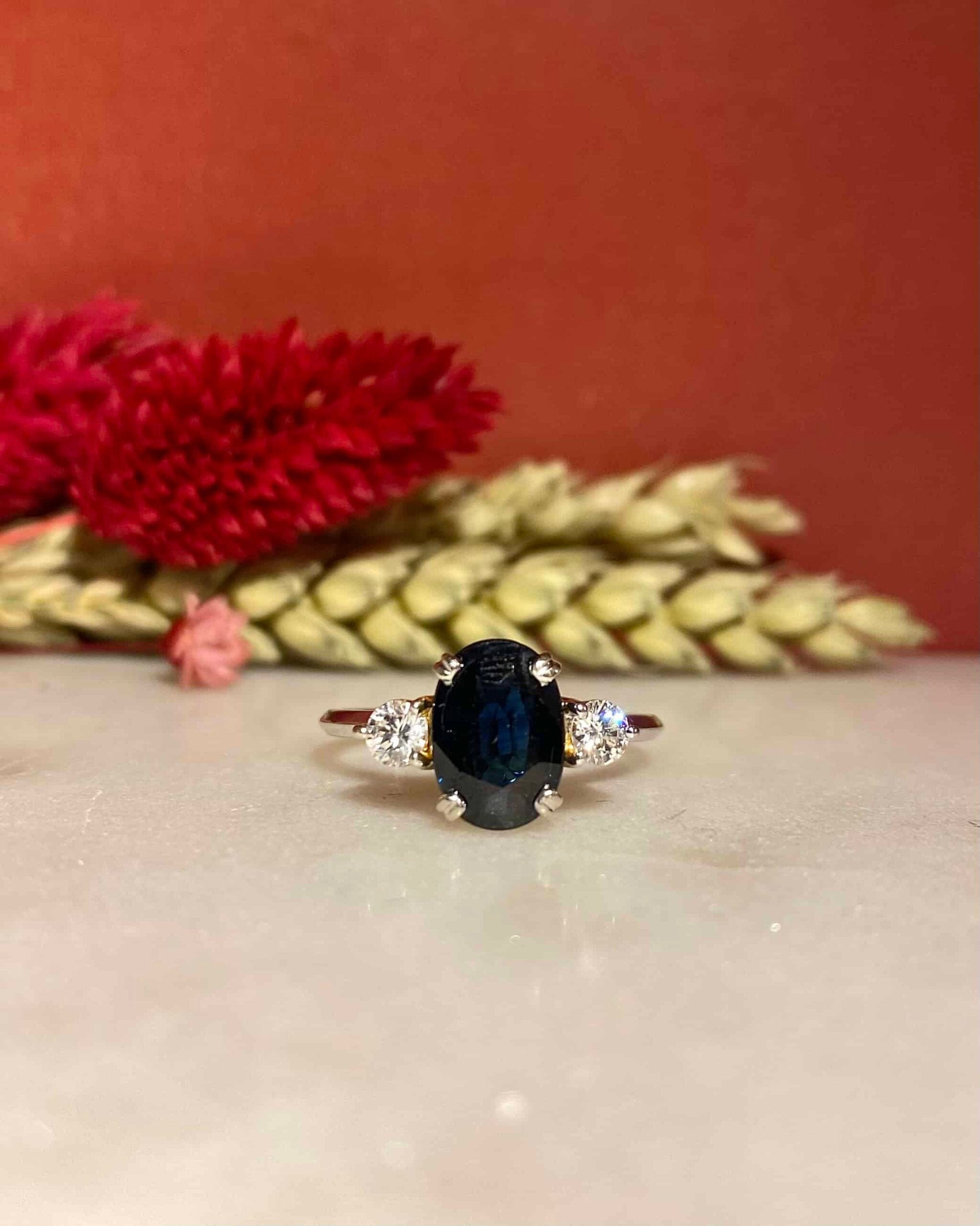 Bague Trilogie Saphir 2.35 carats & Diamants "Auriane" - Elliade Paris