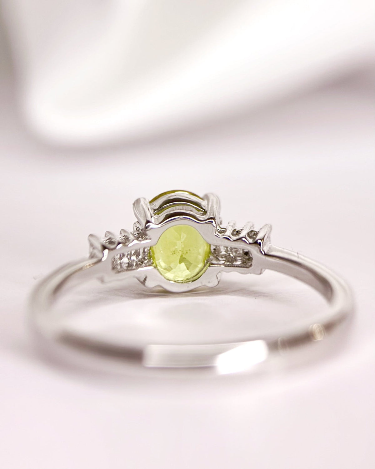 Bague Trilogie Saphir Jaune 0.83 carat & Diamants "Helene" - Elliade Paris