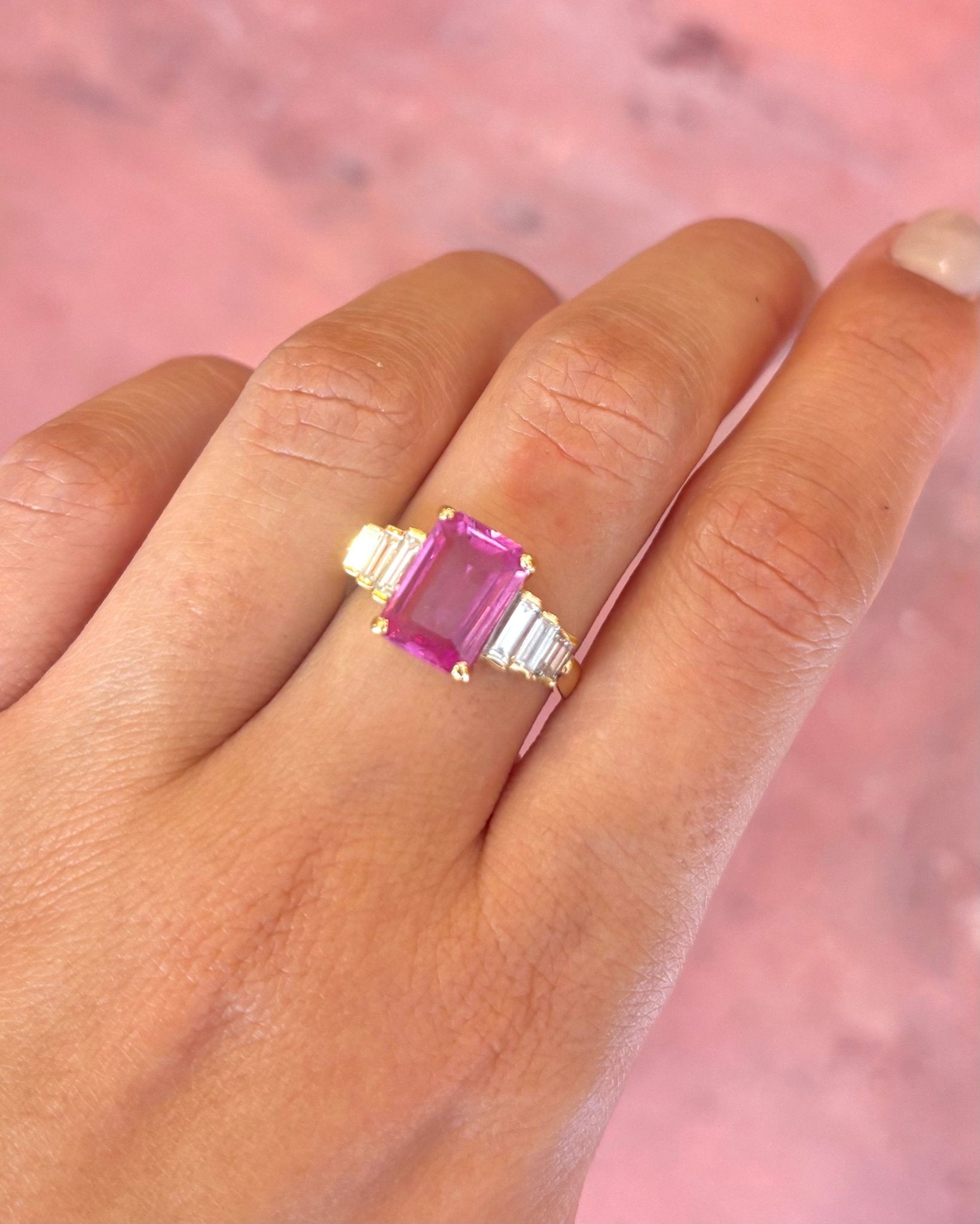 Bague Trilogie Saphir Rose 3.27 carats & Diamants 0.60 carat 4.95g "Ermi" - Elliade Paris
