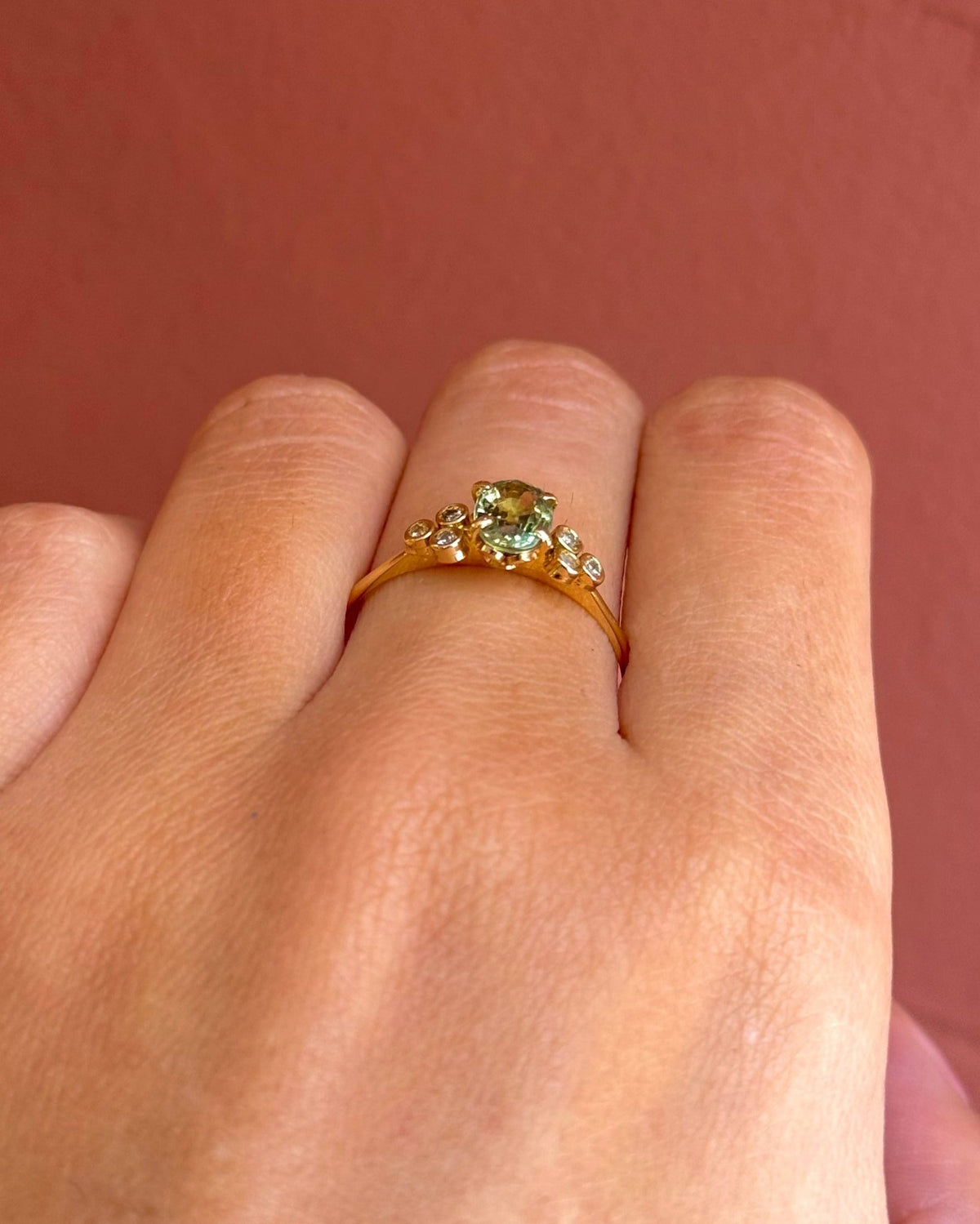 Bague Trilogie Saphir Vert 1 carat & Diamants "Nérine" - Elliade Paris
