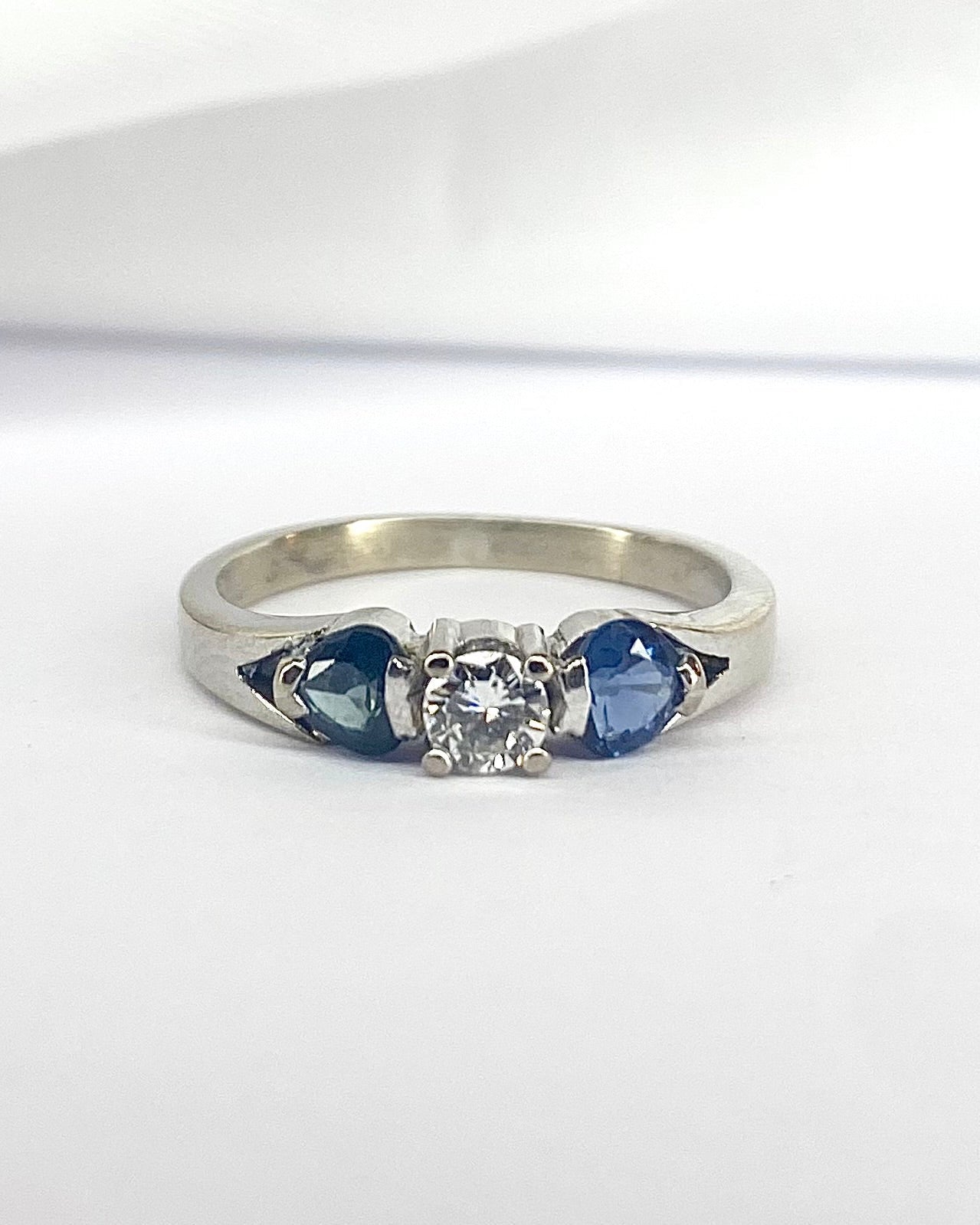 Bague Trilogie Saphirs poires & Diamant "Mélissa" - Elliade Paris