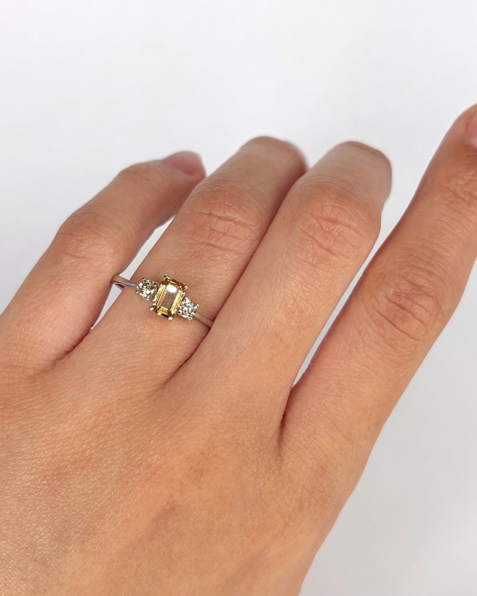 Bague Trilogie Scapolite & Diamants "Monica" - Elliade Paris
