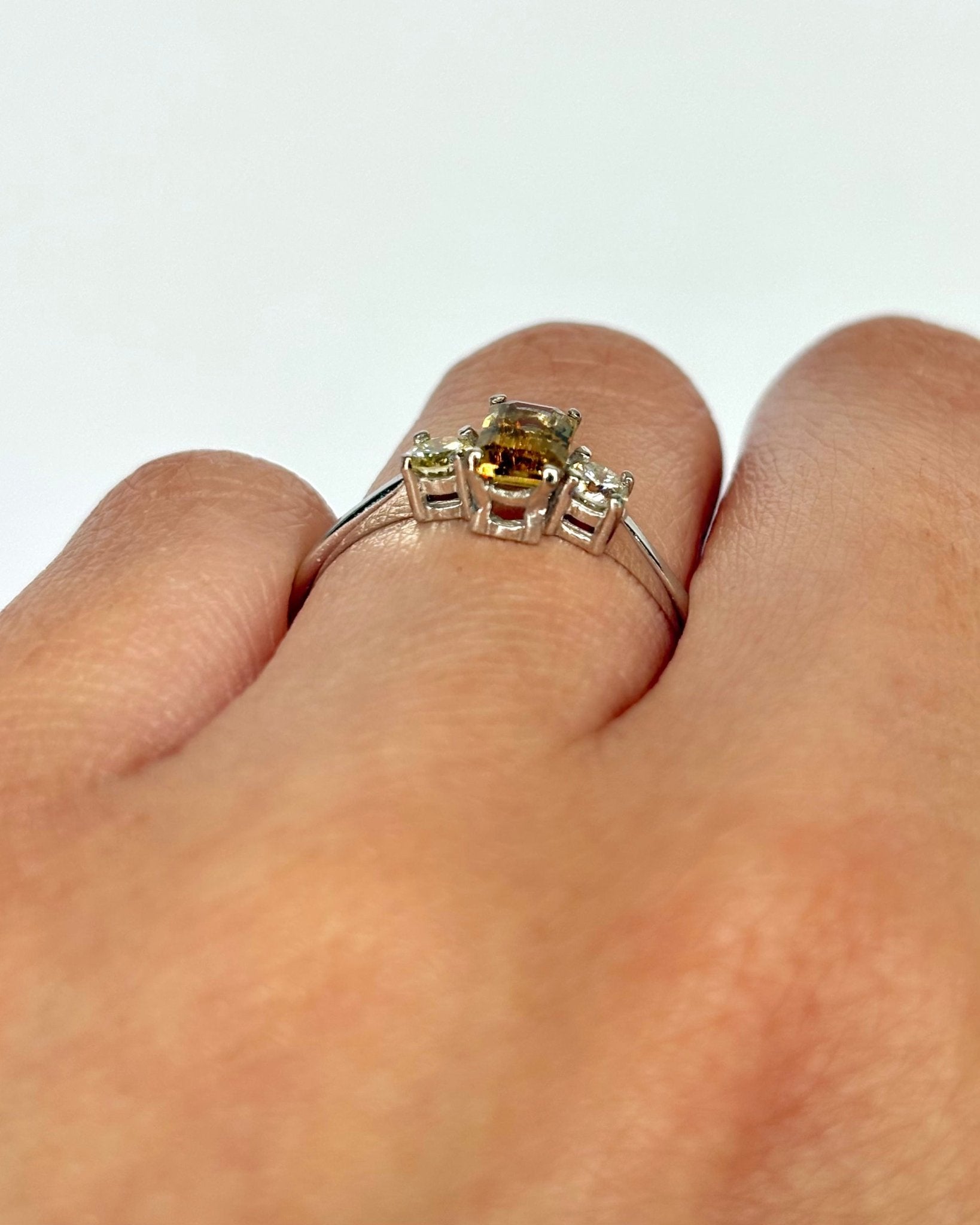 Bague Trilogie Scapolite & Diamants "Monica" - Elliade Paris