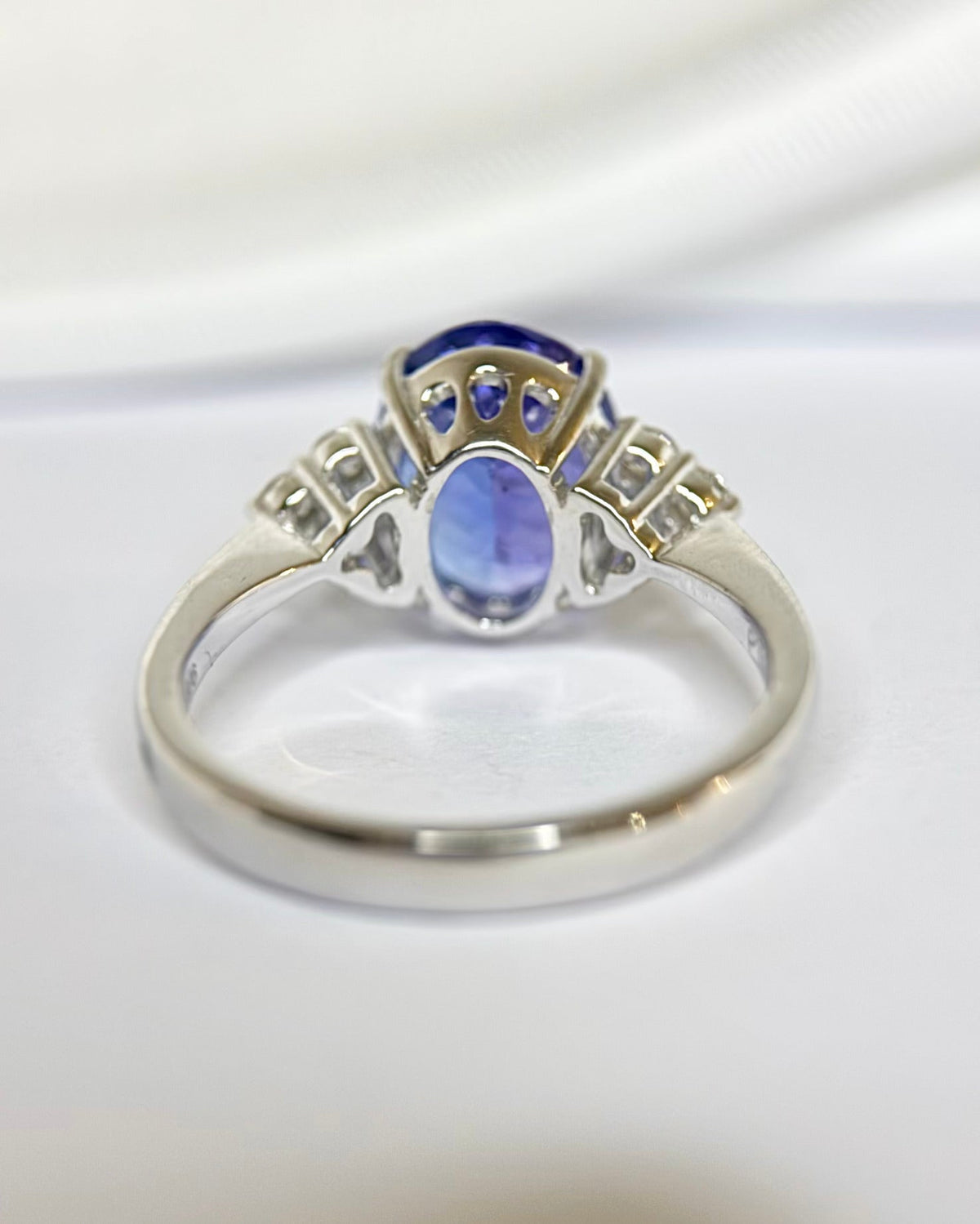 Bague Trilogie Tanzanite 3.15 carats & Diamants "Violetta" - Elliade Paris
