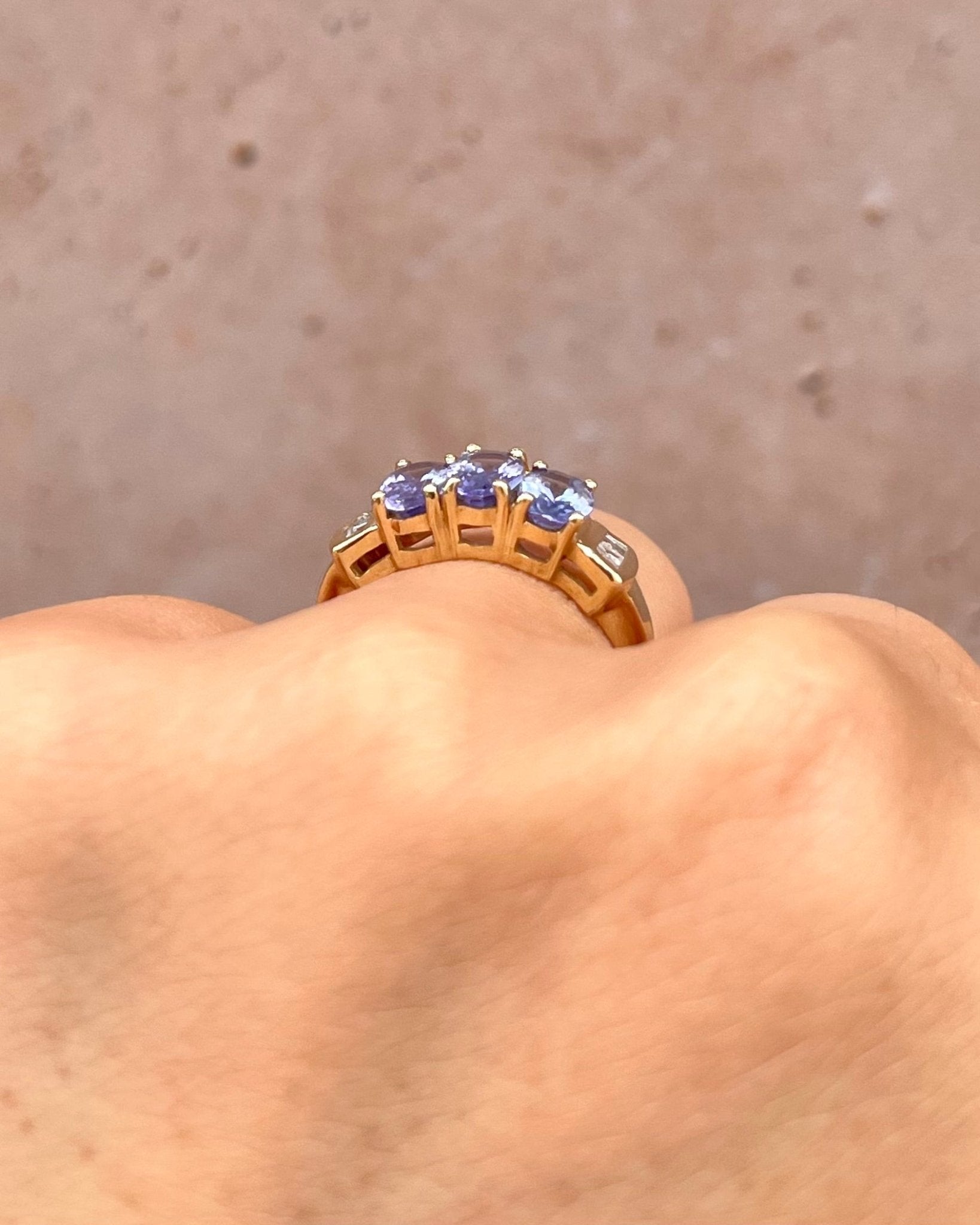Bague Trilogie Tanzanites 1.35 carat & Diamants "Cléa" - Elliade Paris