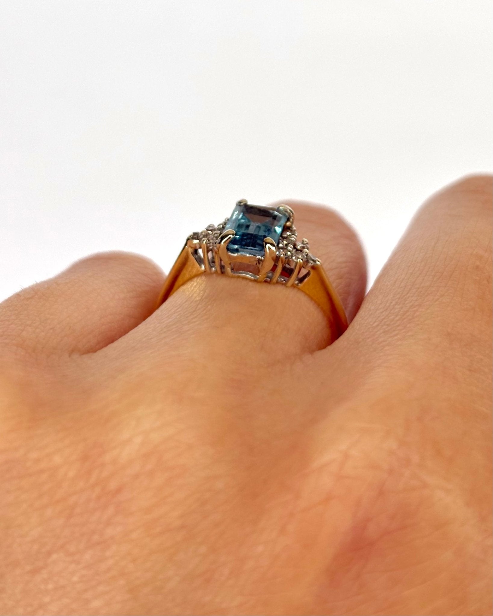 Bague Trilogie Topaze 1.28 carat & Diamants "Mélissandre" - Elliade Paris