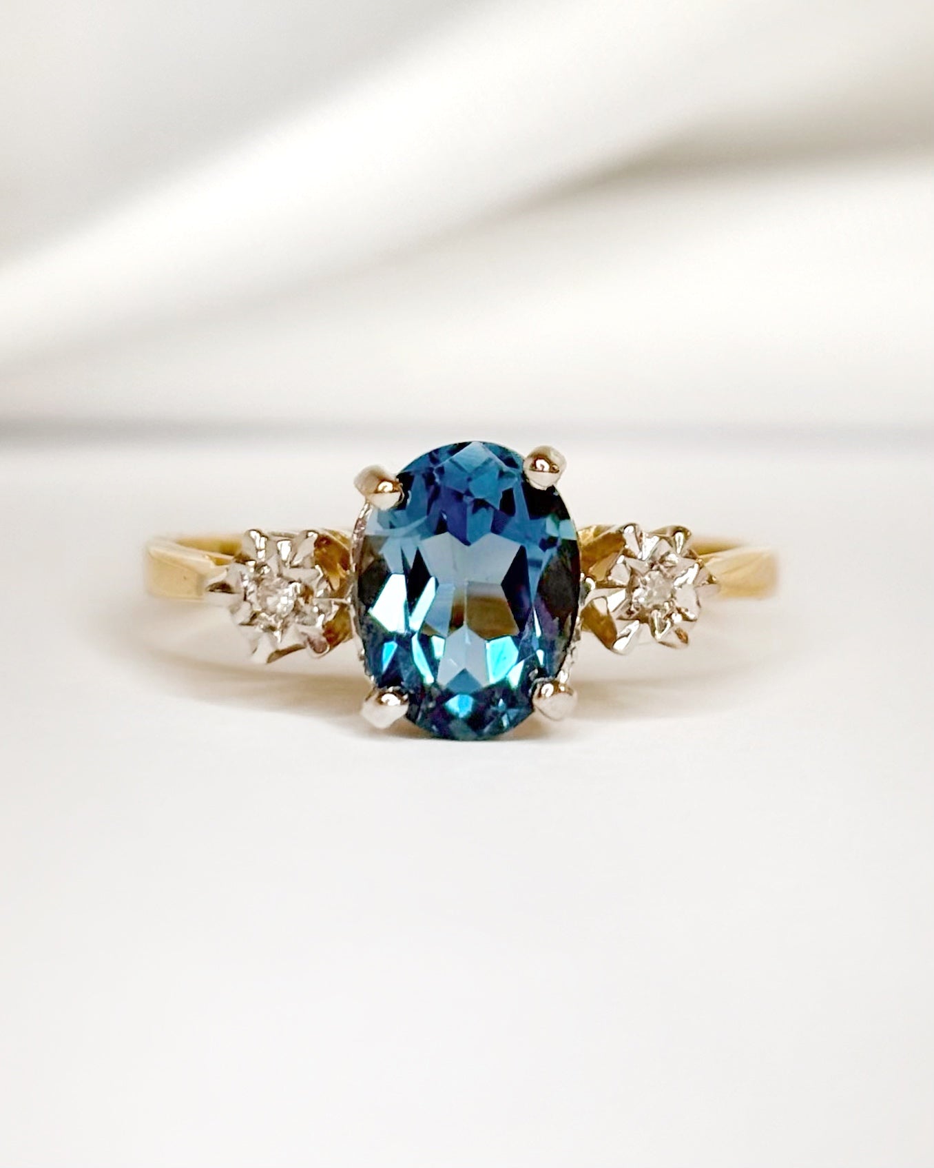 Bague Trilogie Topaze 1.46 carat & Diamants "Odette" - Elliade Paris