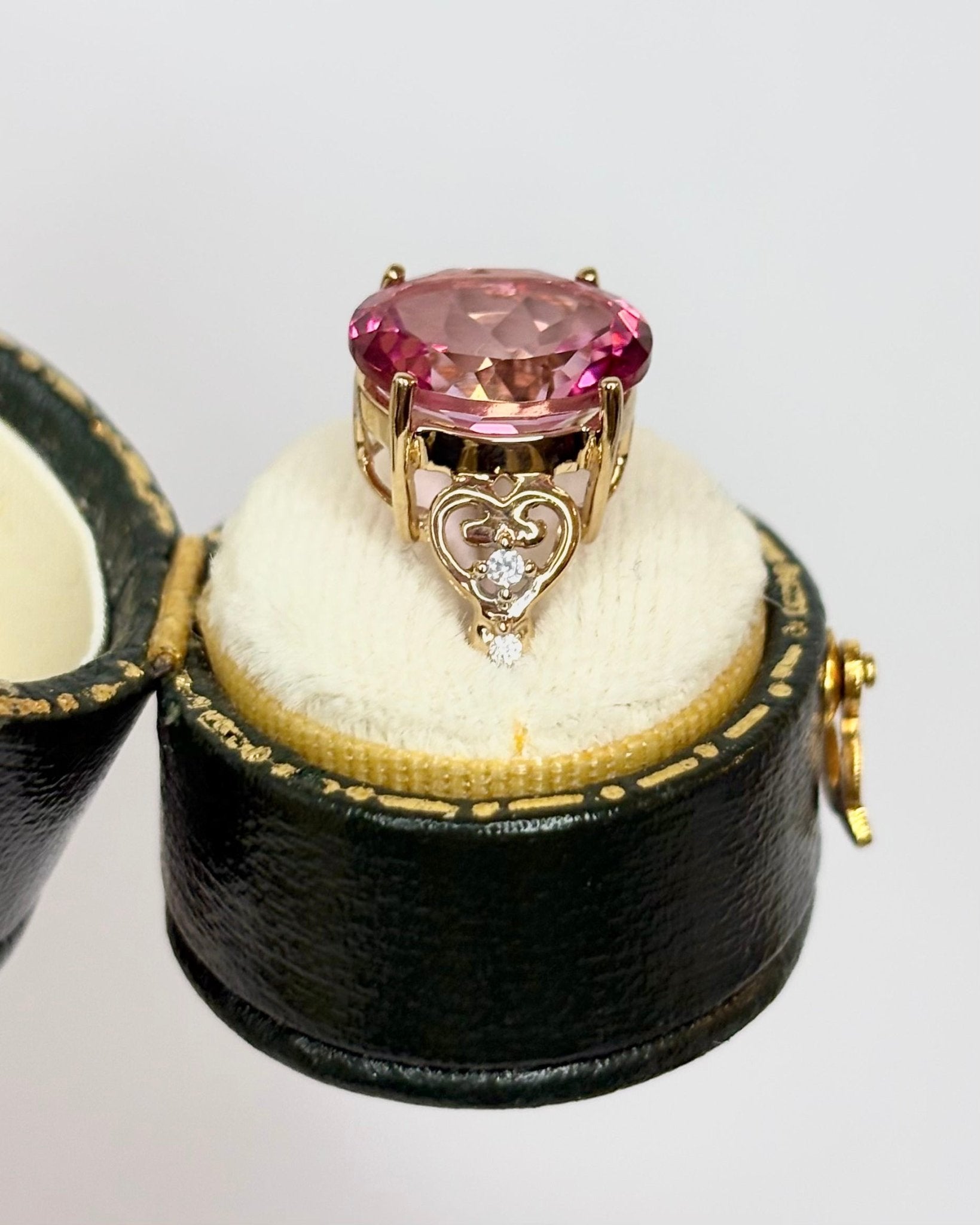 Bague Trilogie Topaze Rose 6.50 carats & Diamants "Enora" - Elliade Paris