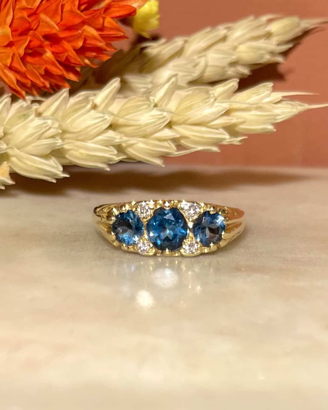 Bague Trilogie Topazes 0.72 carat & Diamants "Lyra" - Elliade Paris