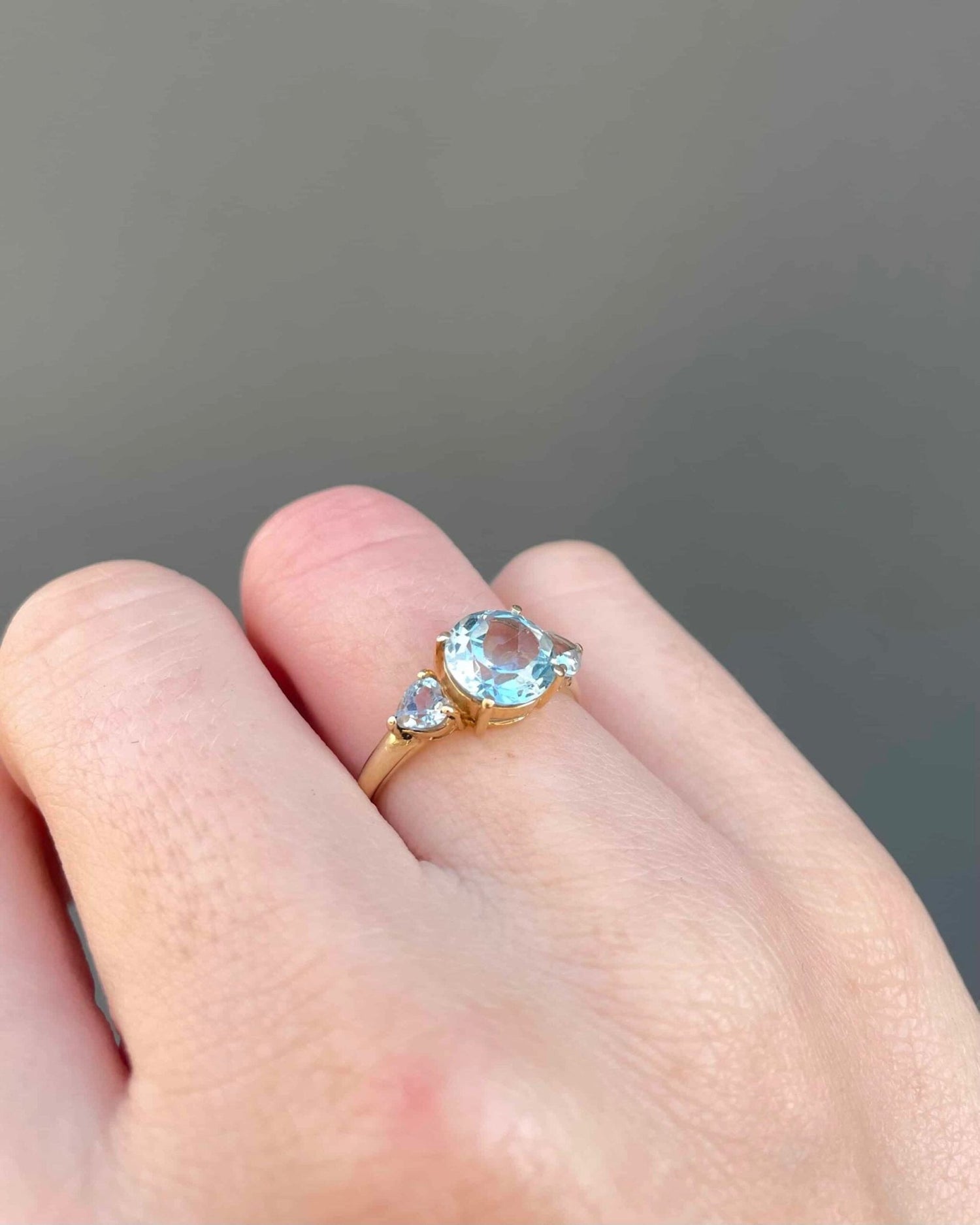 Bague Trilogie Topazes 2.70 carats "Aveline" - Elliade Paris