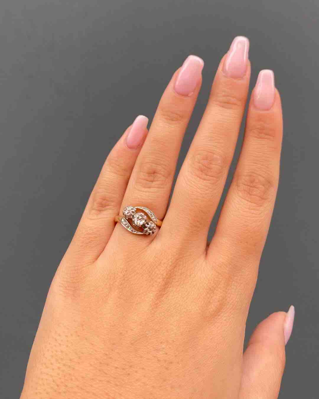 Bague Trilogie Tourbillon Art - déco Diamants "Vallerie" - Elliade Paris