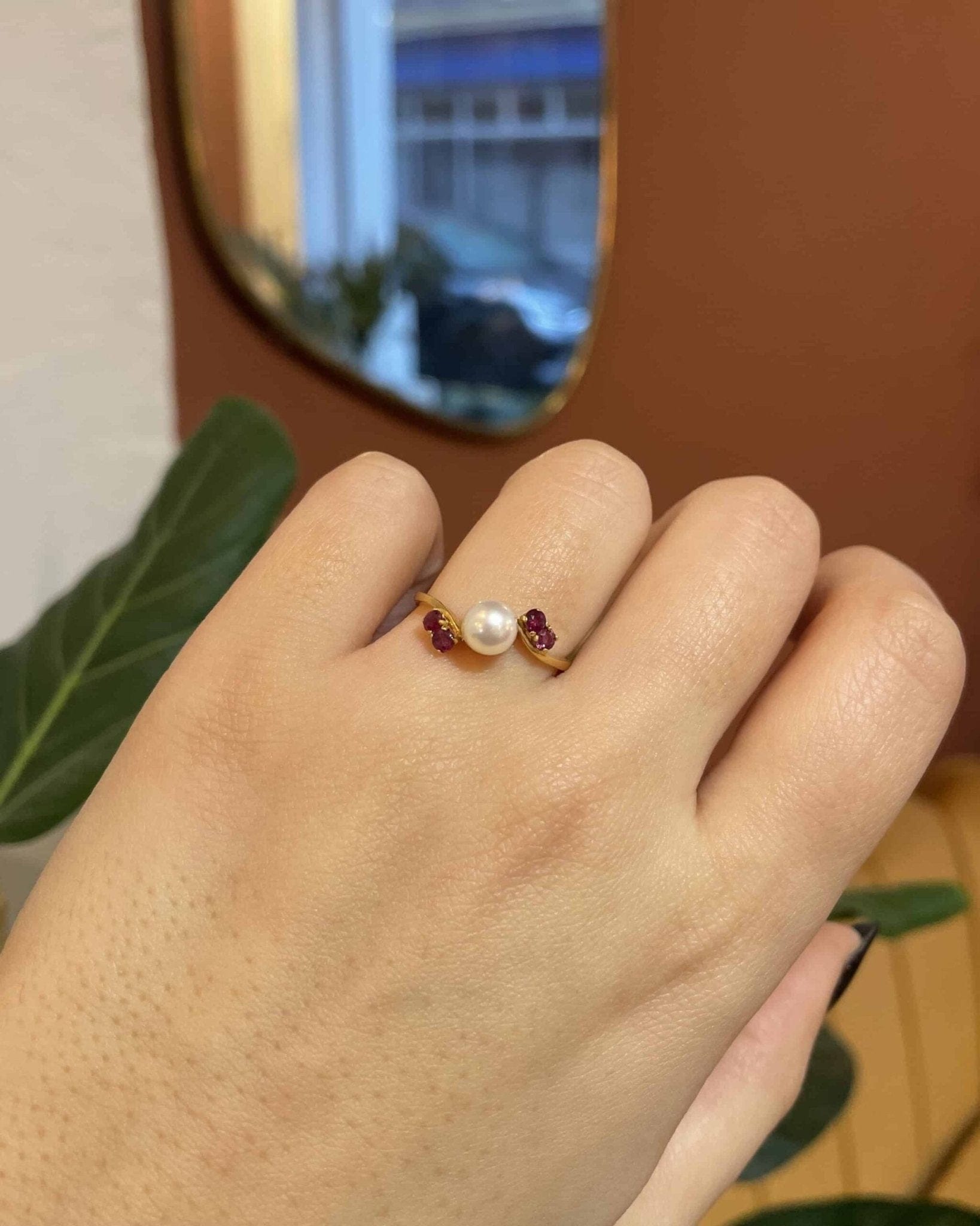 Bague Trilogie Tourbillon Perle et Rubis "Christina" - Elliade Paris