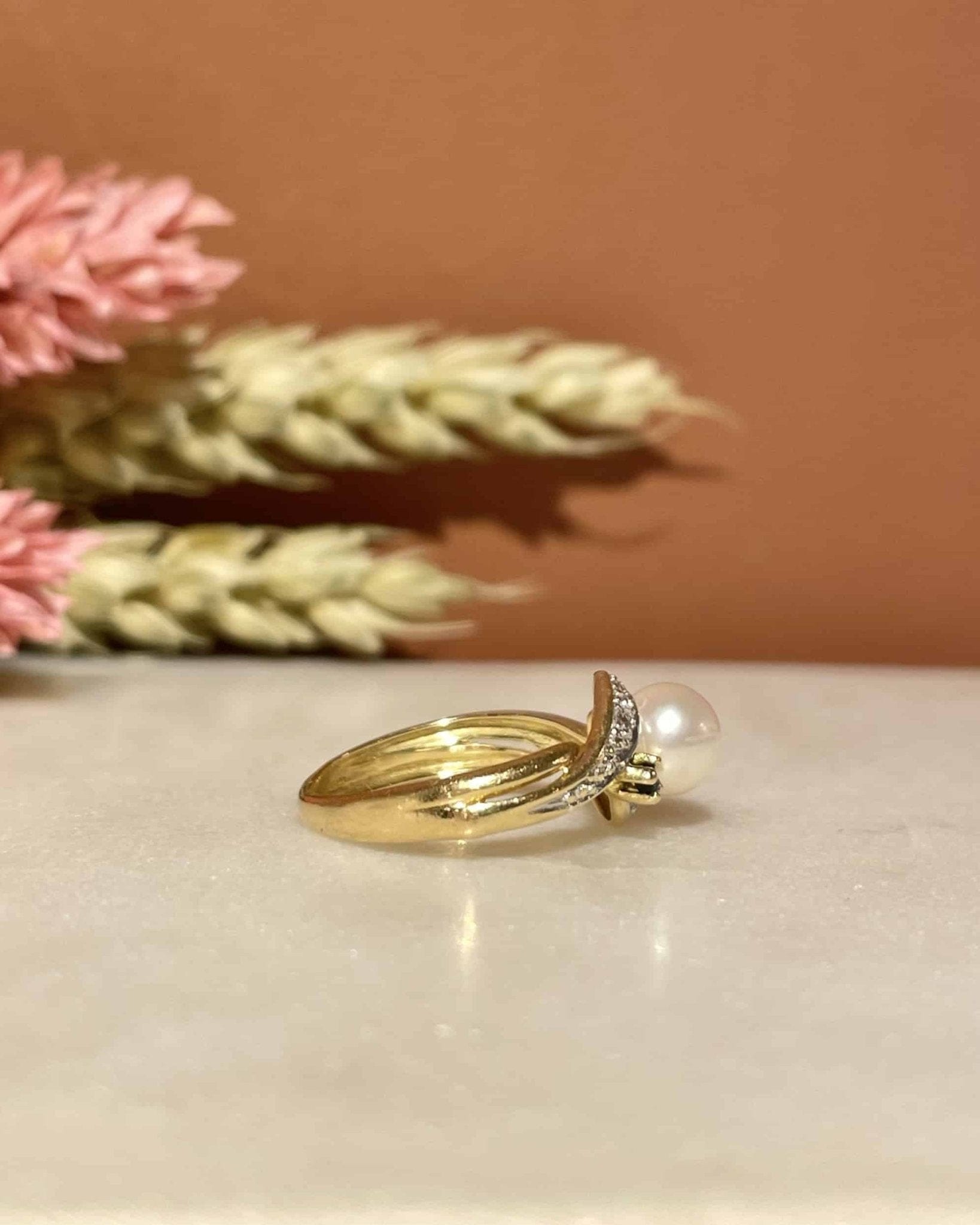 Bague Trilogie Tourbillon Perle, Saphirs & Diamants "Camille" - Elliade Paris