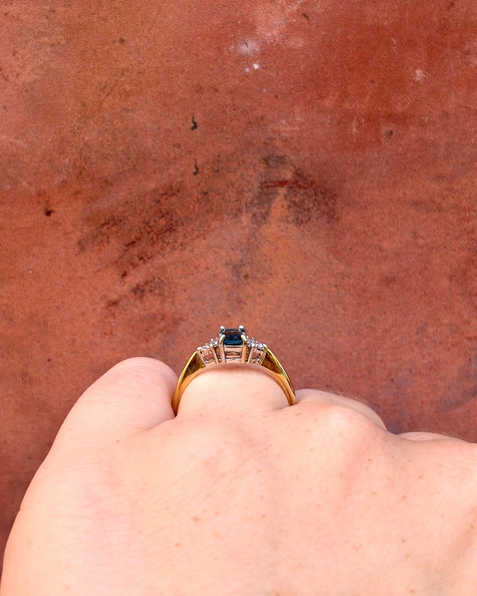 Bague Trilogie Tourmaline Indigolite 0.57 carat & Diamants "Adèle" - Elliade Paris