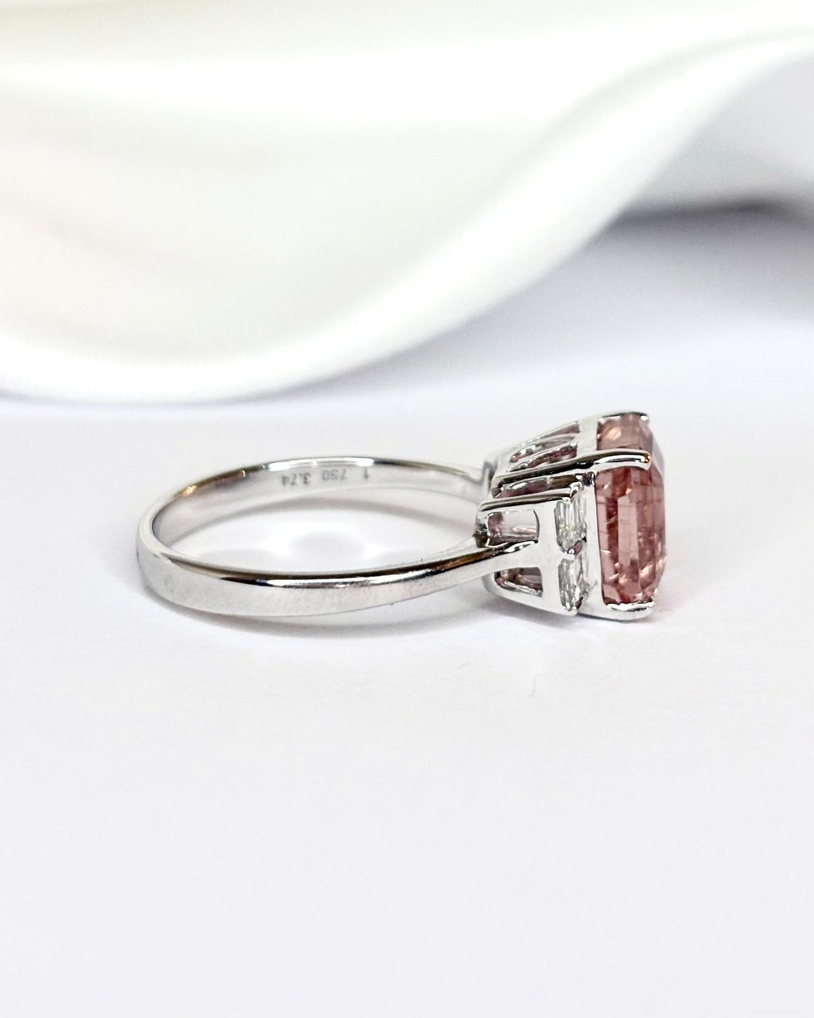 Bague Trilogie Tourmaline Rose 3.74 carats & Diamants "Esther" - Elliade Paris