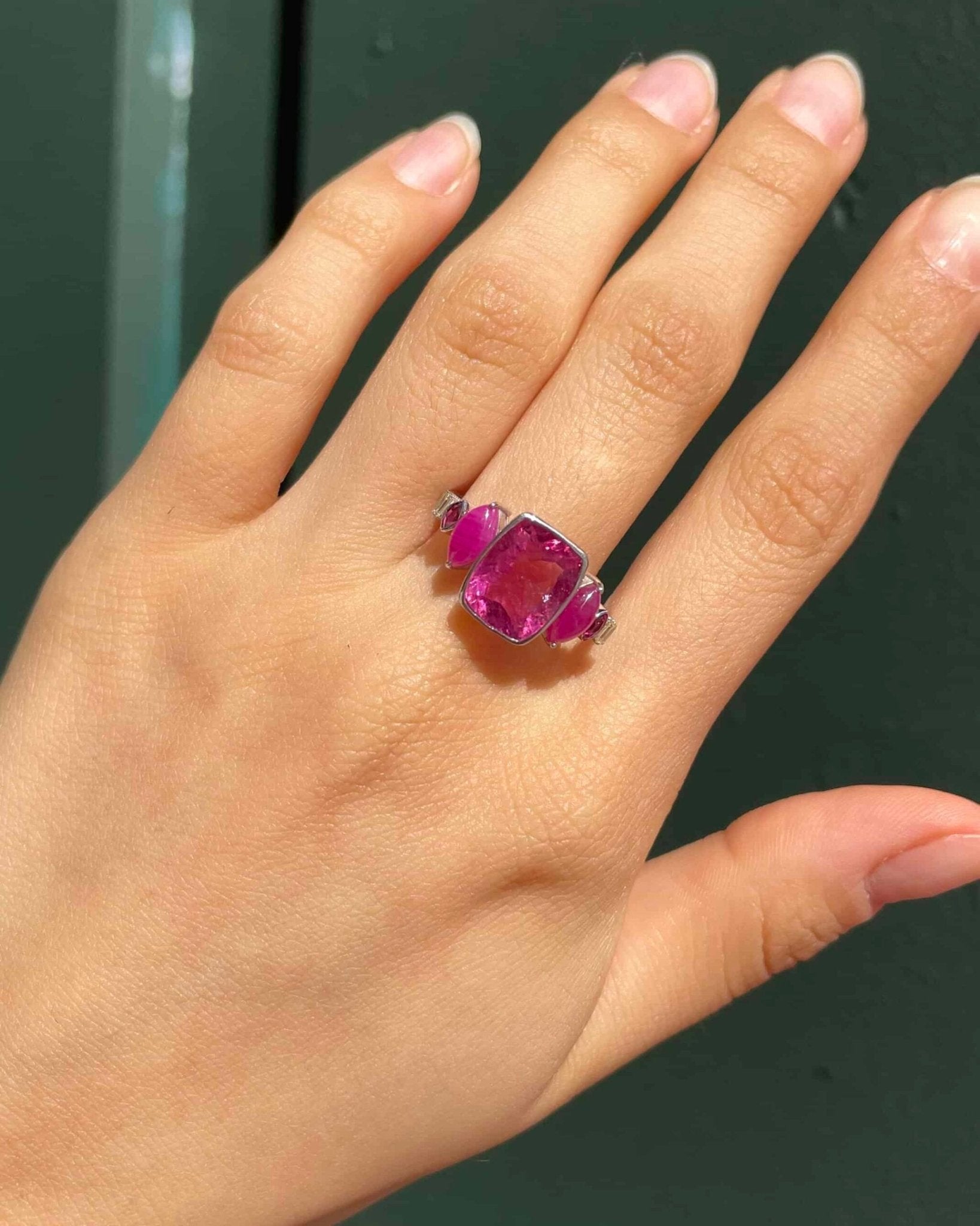 Bague Trilogie Tourmalines Roses 3.30 Carats et Diamants "Siréna" - Elliade Paris