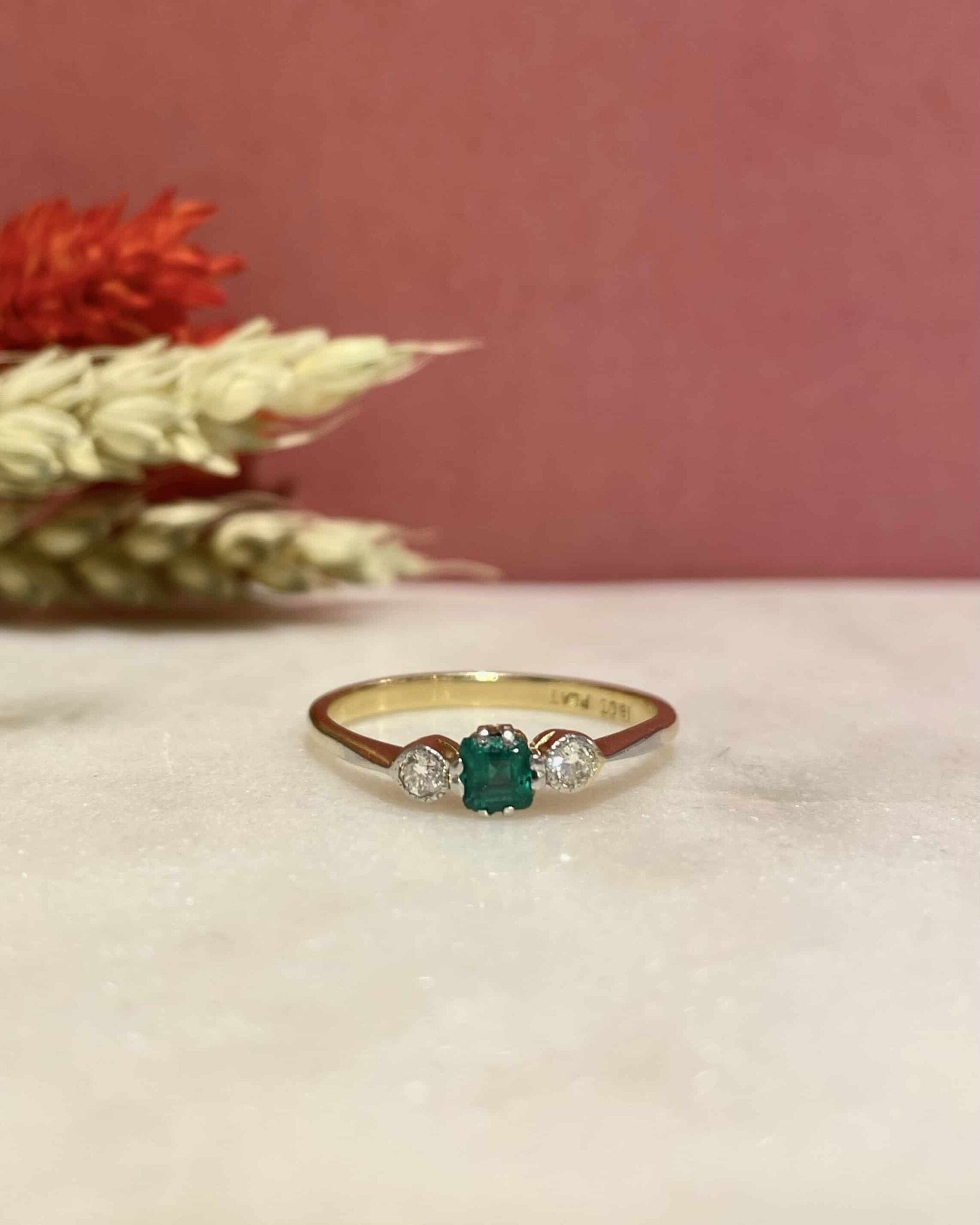 Bague Trilogie Emeraude 0.30 carat & Diamants "Irene"